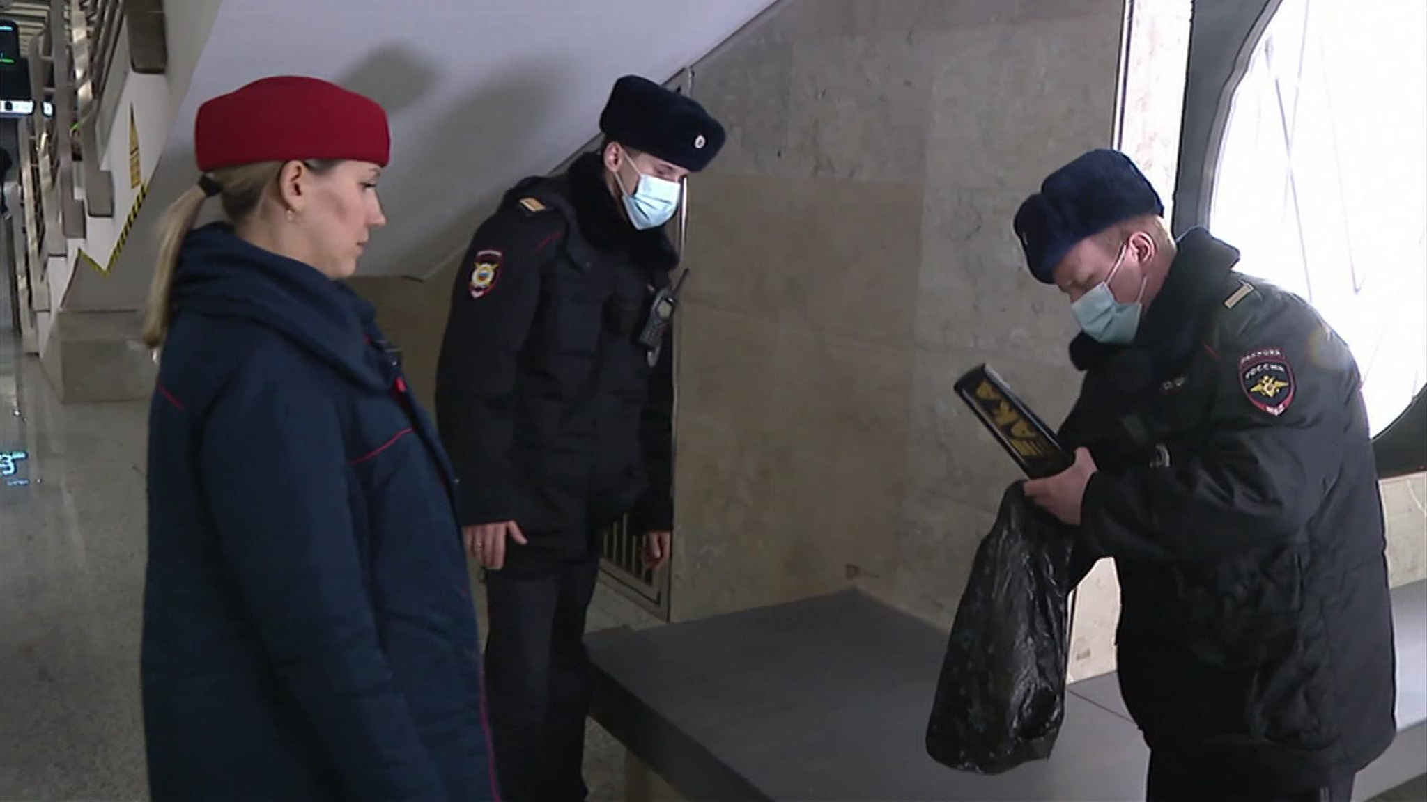 Склад забытых вещей: как найти потерянное в метро