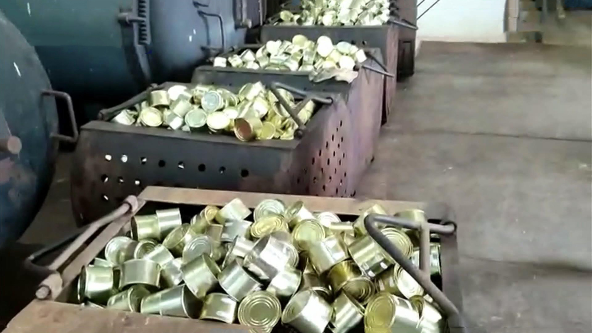 Российские магазины торговали консервированной отравой