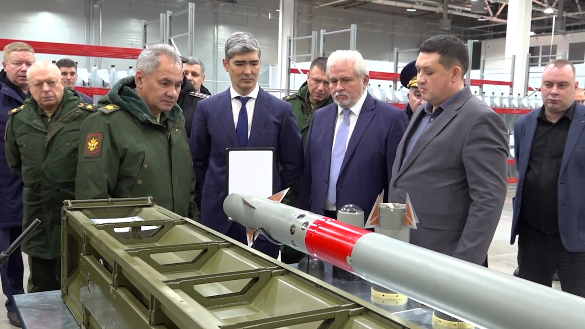 Шойгу прибыл на ижевский завод, чтобы увидеть новые разработки
