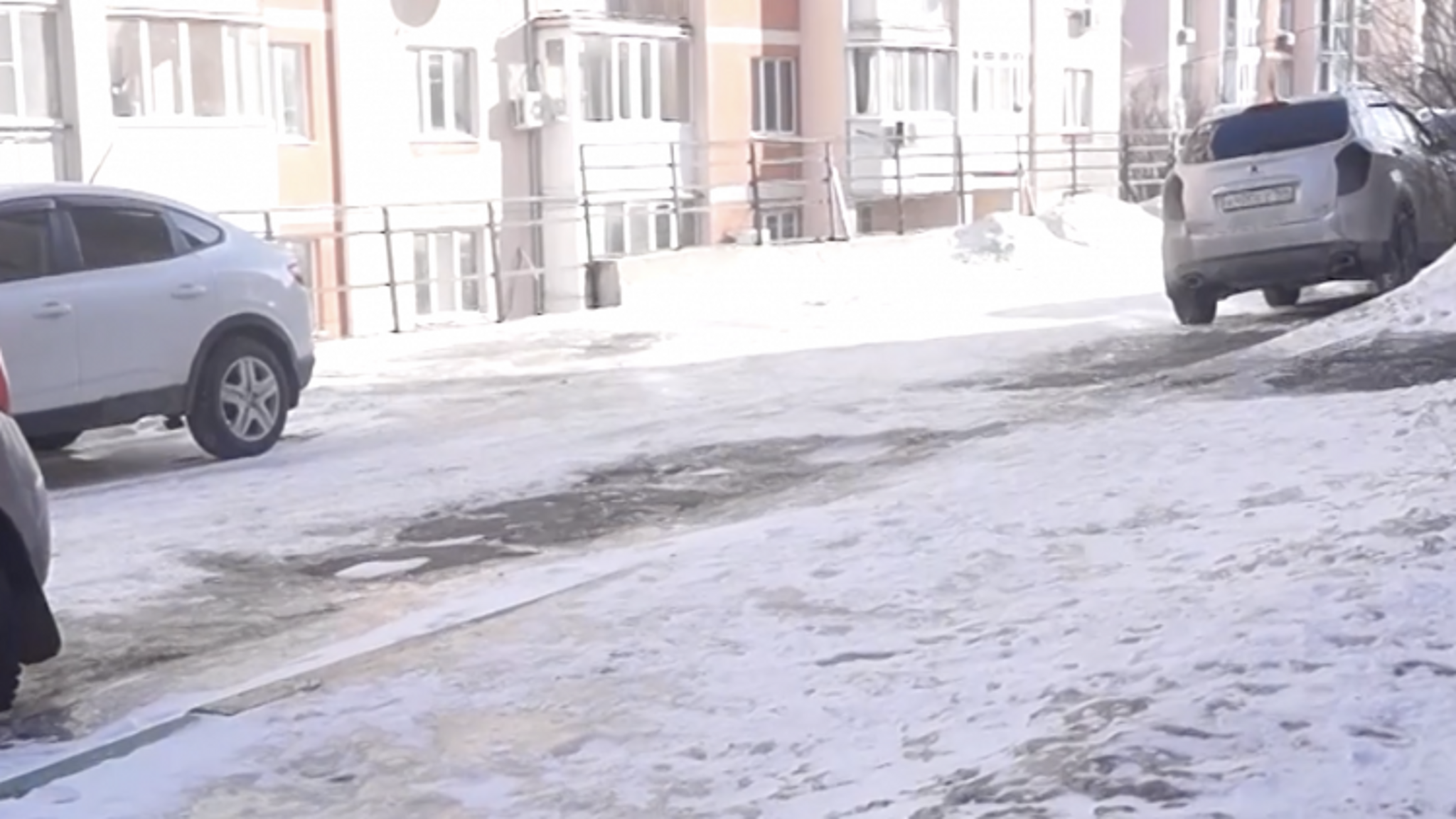 Нечищеные тротуары все чаще становятся причиной происшествий