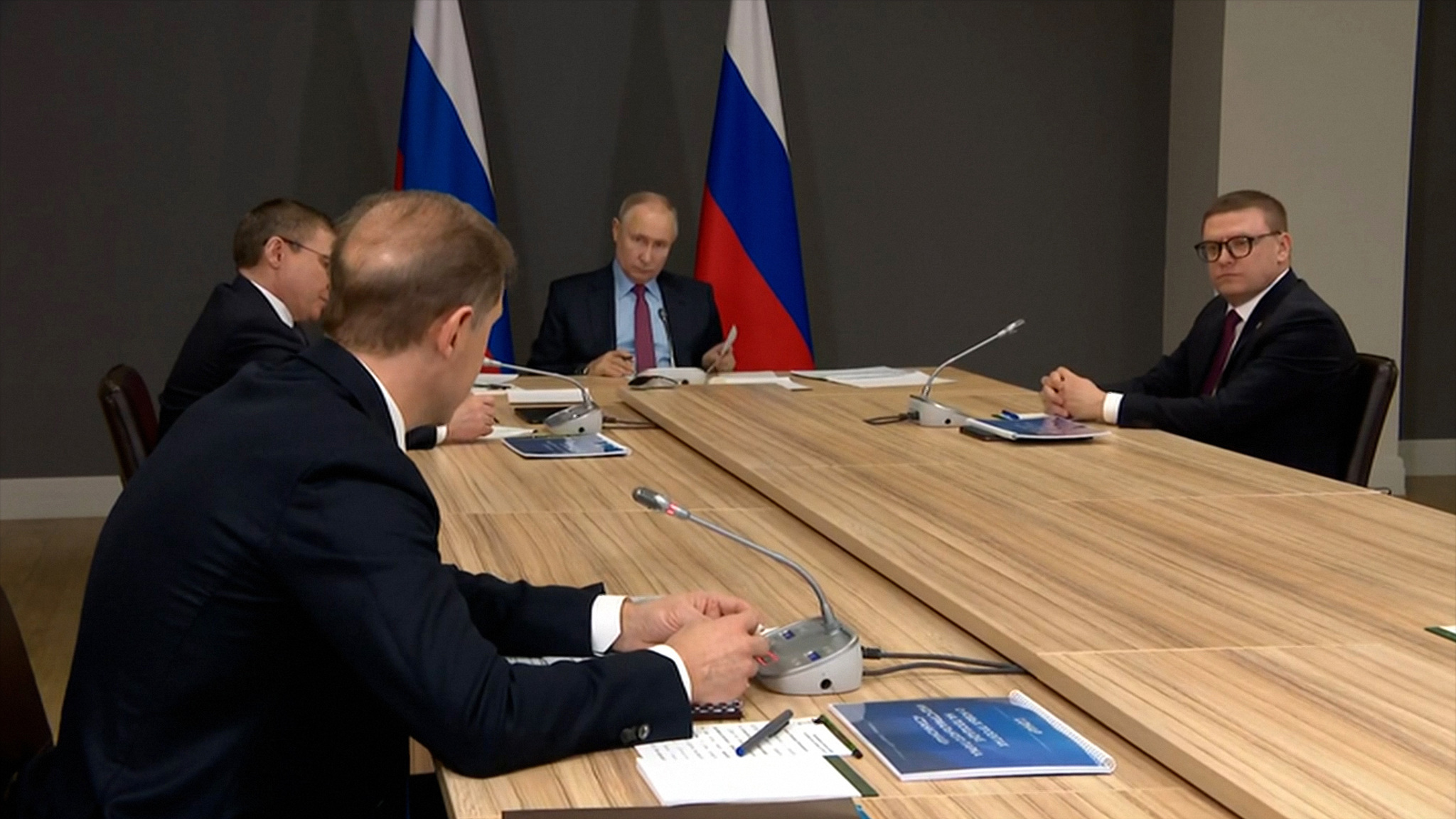 Путин предложил поблагодарить ушедшие из России компании