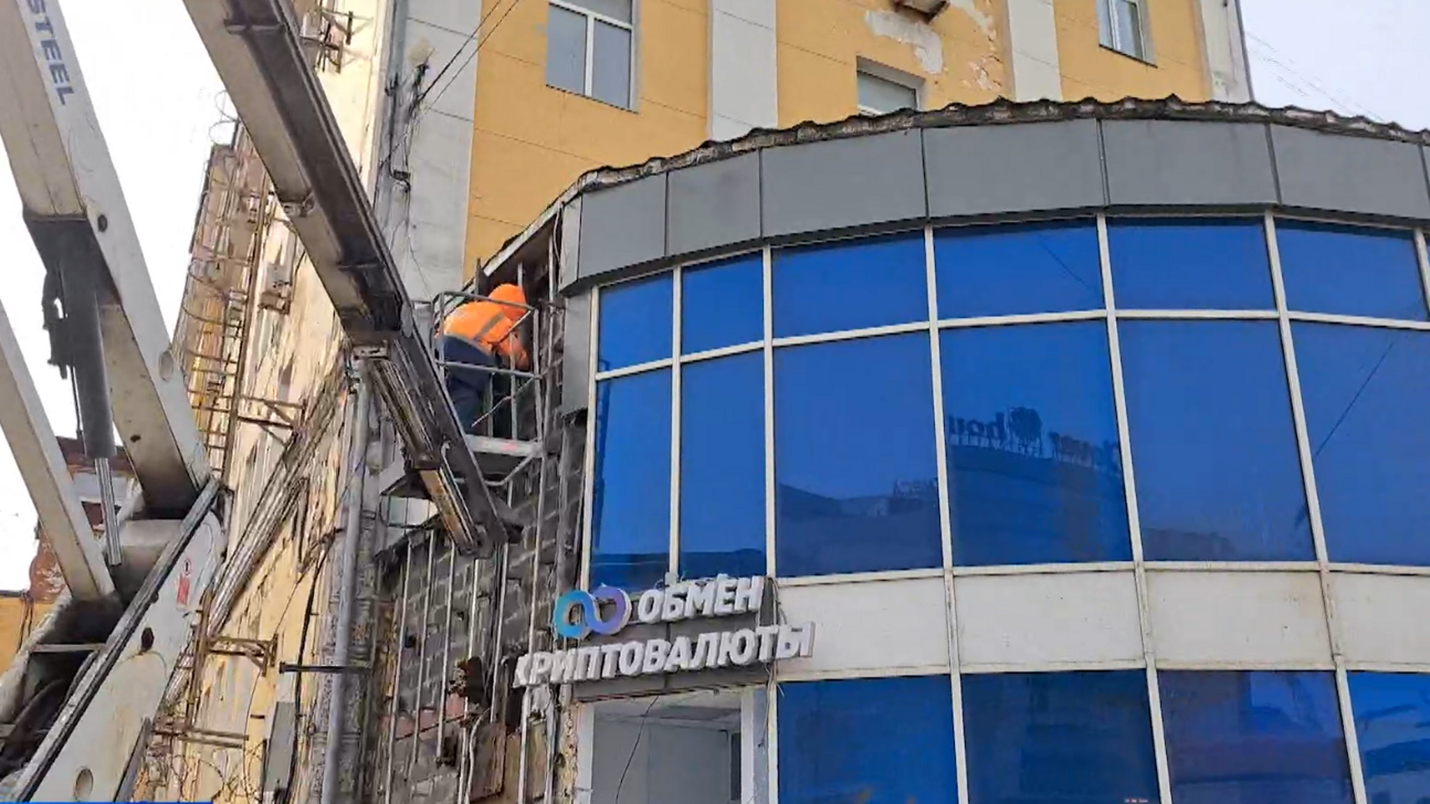 Прощай, "Дворец связи": знаковое здание в центре Владивостока пошло под снос