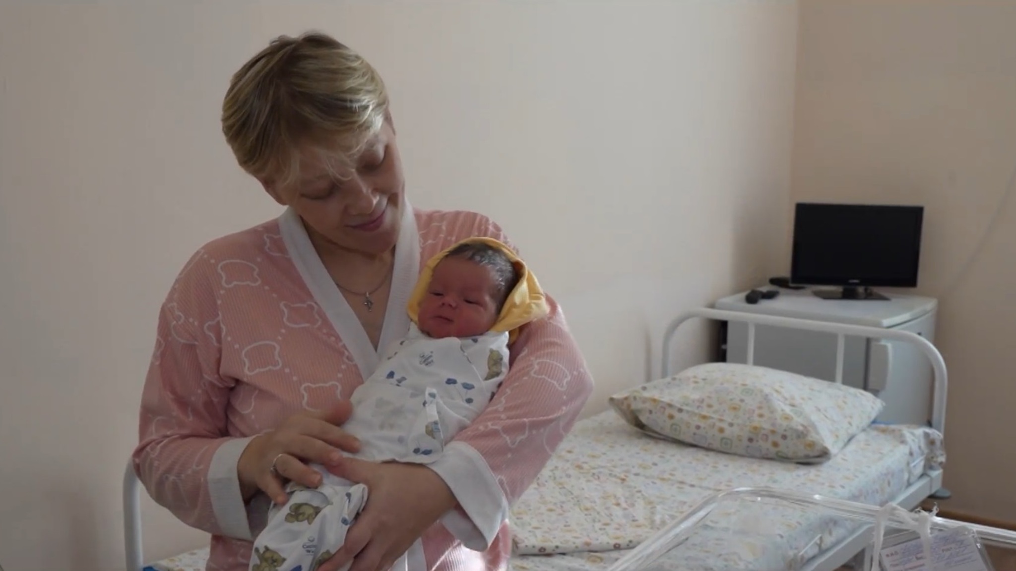 Многодетная мама из Тюмени родила десятого ребенка
