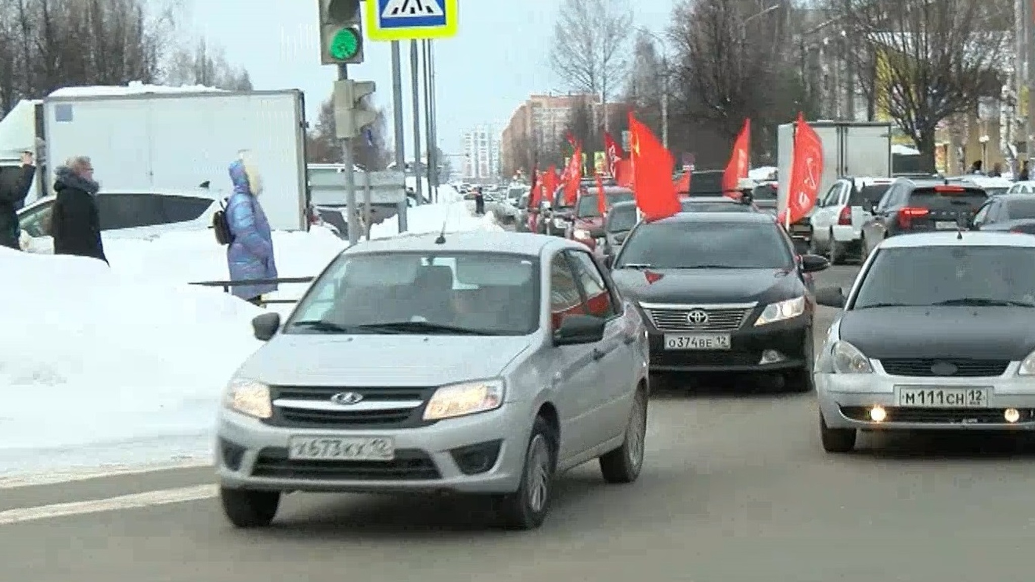 Автопробегом в честь создания Красной армии коммунисты Марий Эл встретили День защитника Отечества