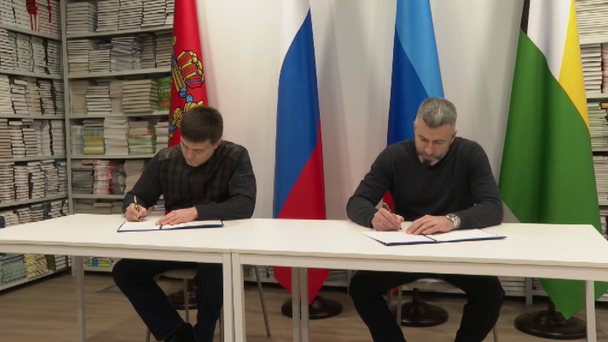 Главы Красноярского края и Свердловского округа ЛНР подписали соглашение