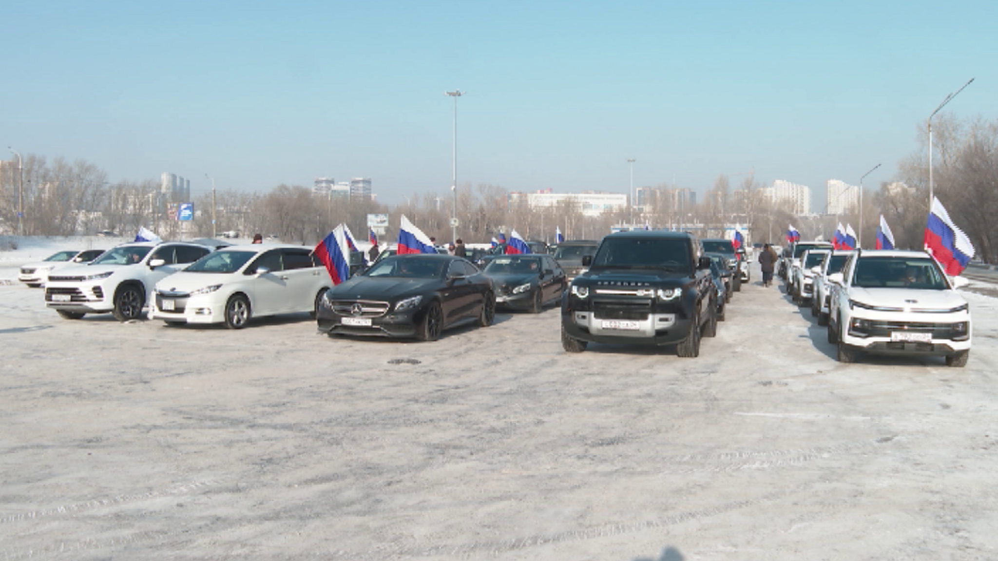 Красноярцы поздравили своих близких с Днем защитника отечества
