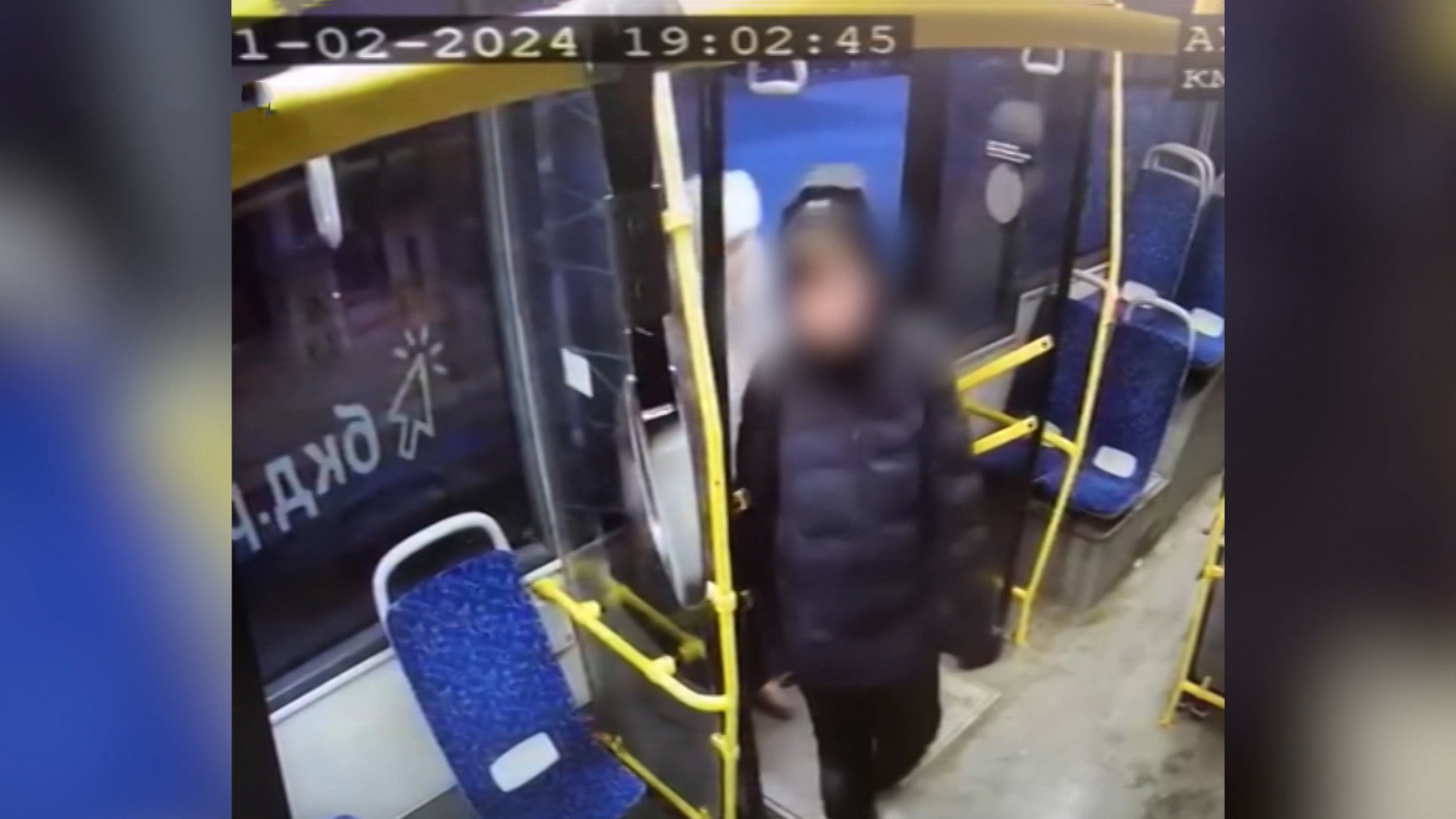 В Кузбассе завели дело против водителя автобуса, высадившего ребенка на мороз
