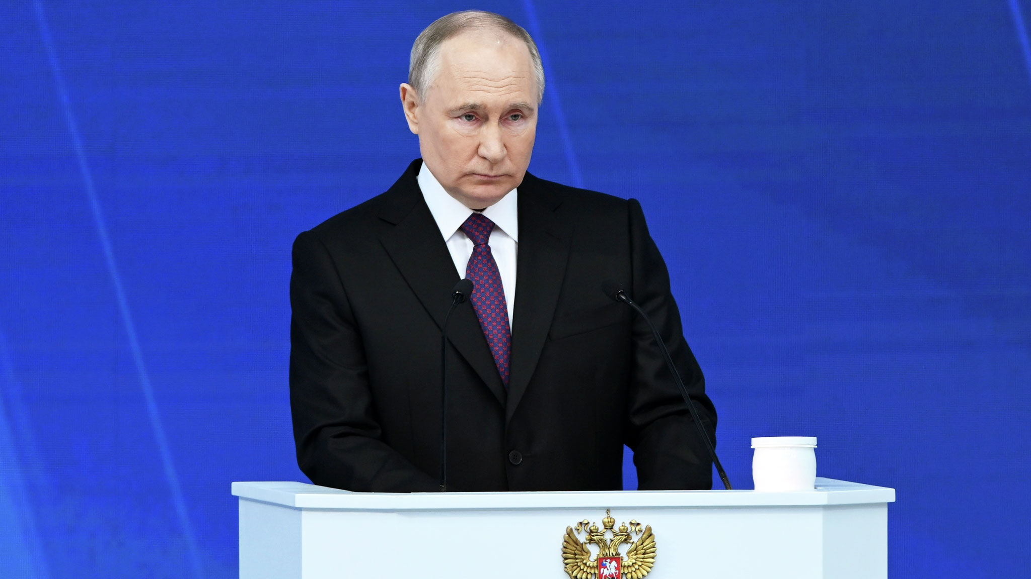 Владимир Путин дал поручение включить в программу мастер-планов более 200 городов России