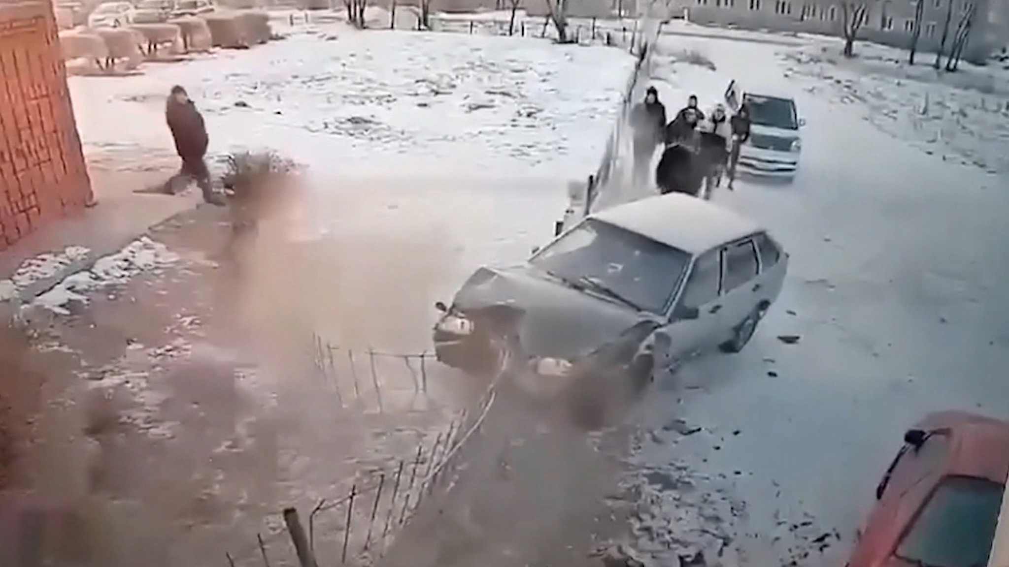 В Хакасии водитель врезался в группу студентов