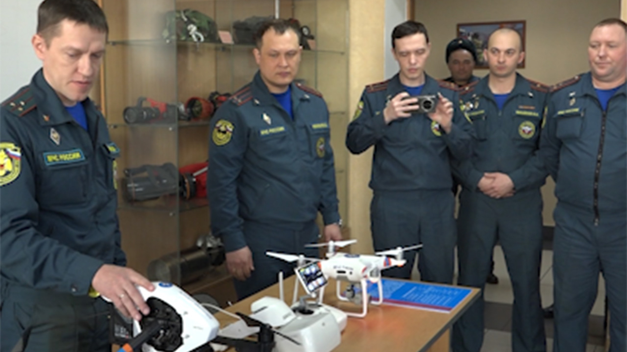 Сотрудники пожарно-спасательной части в Чите провели для школьников экскурсию