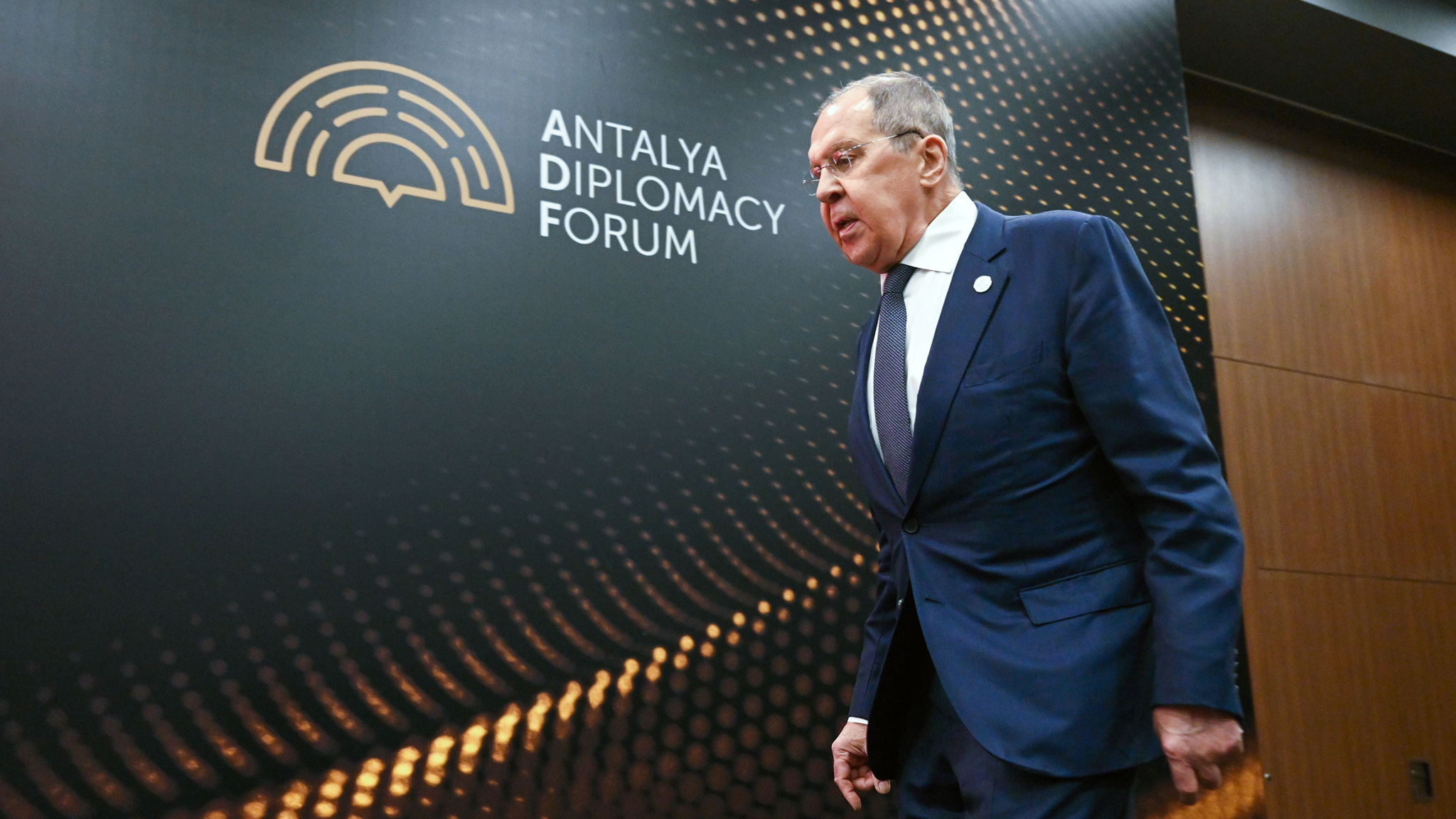 Лавров: западная партия войны не намерена менять курс