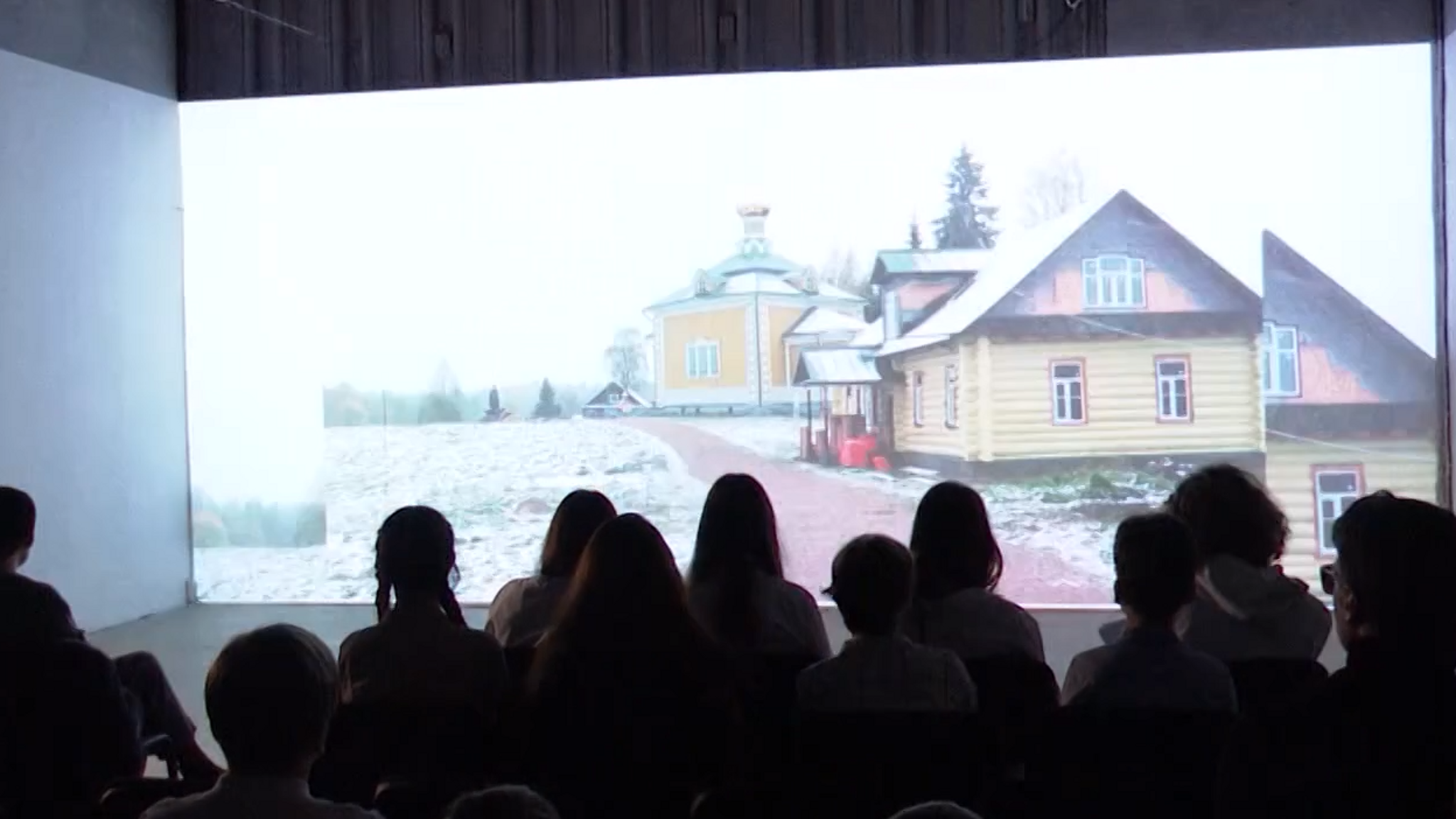 В центре культуры "Пионер" прошел премьерный показ первых выпусков телевизионного проекта "Волга-лайк: 10 поводов..."