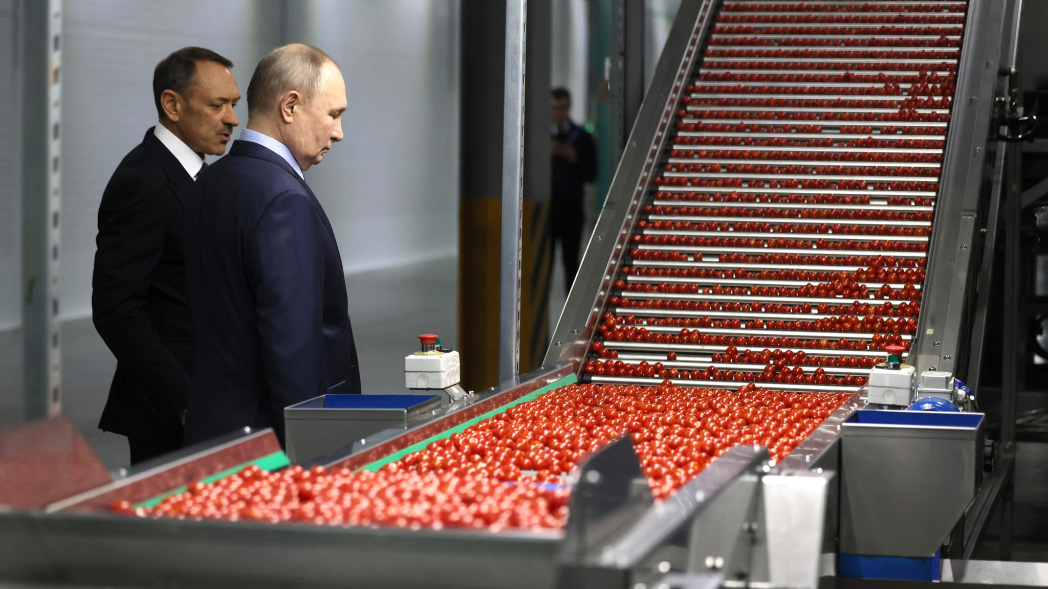 Компот, селфи и роботы: кухня политическая и не только