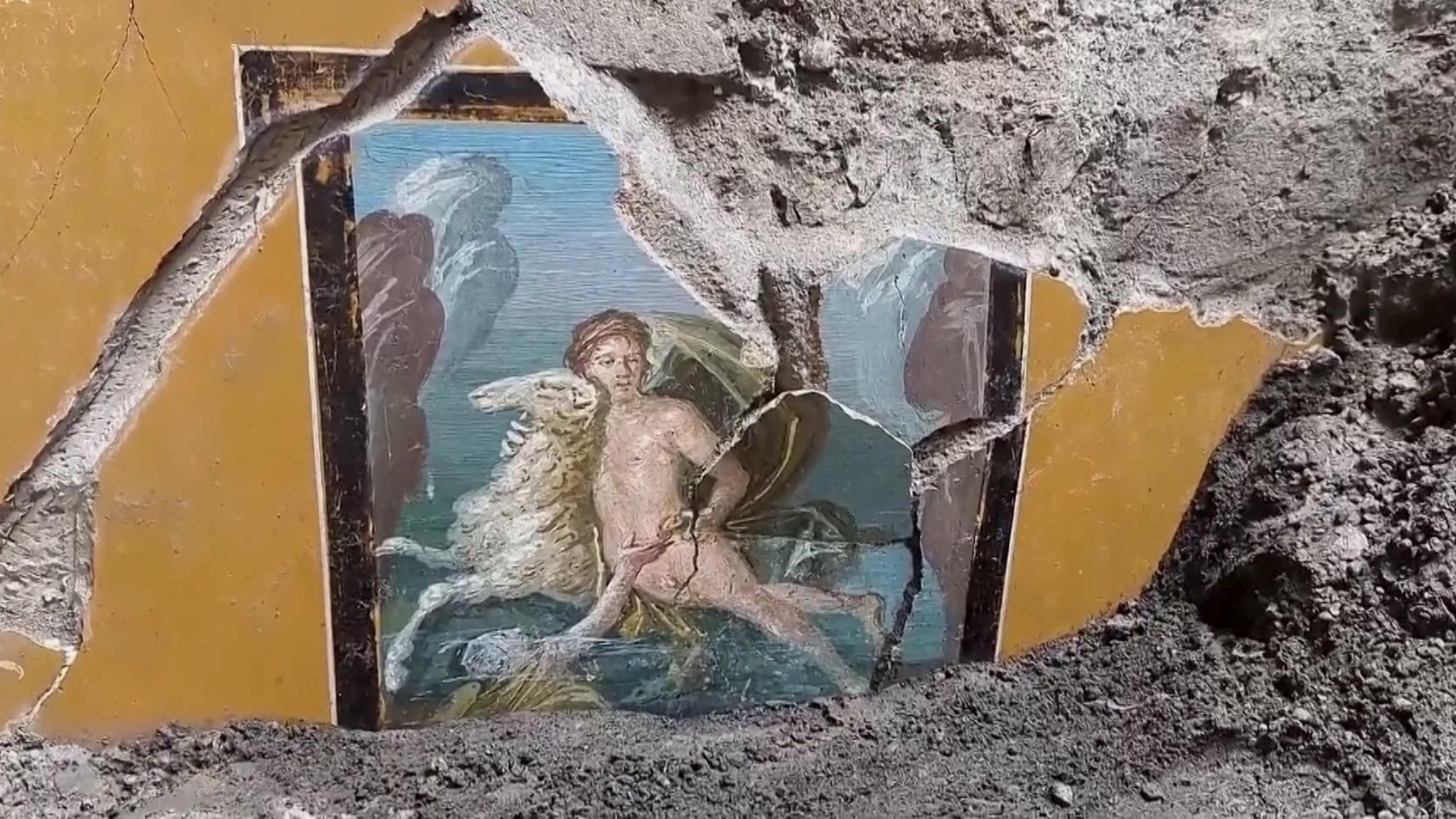 Новые фрески открыли во время раскопок в Помпеях
