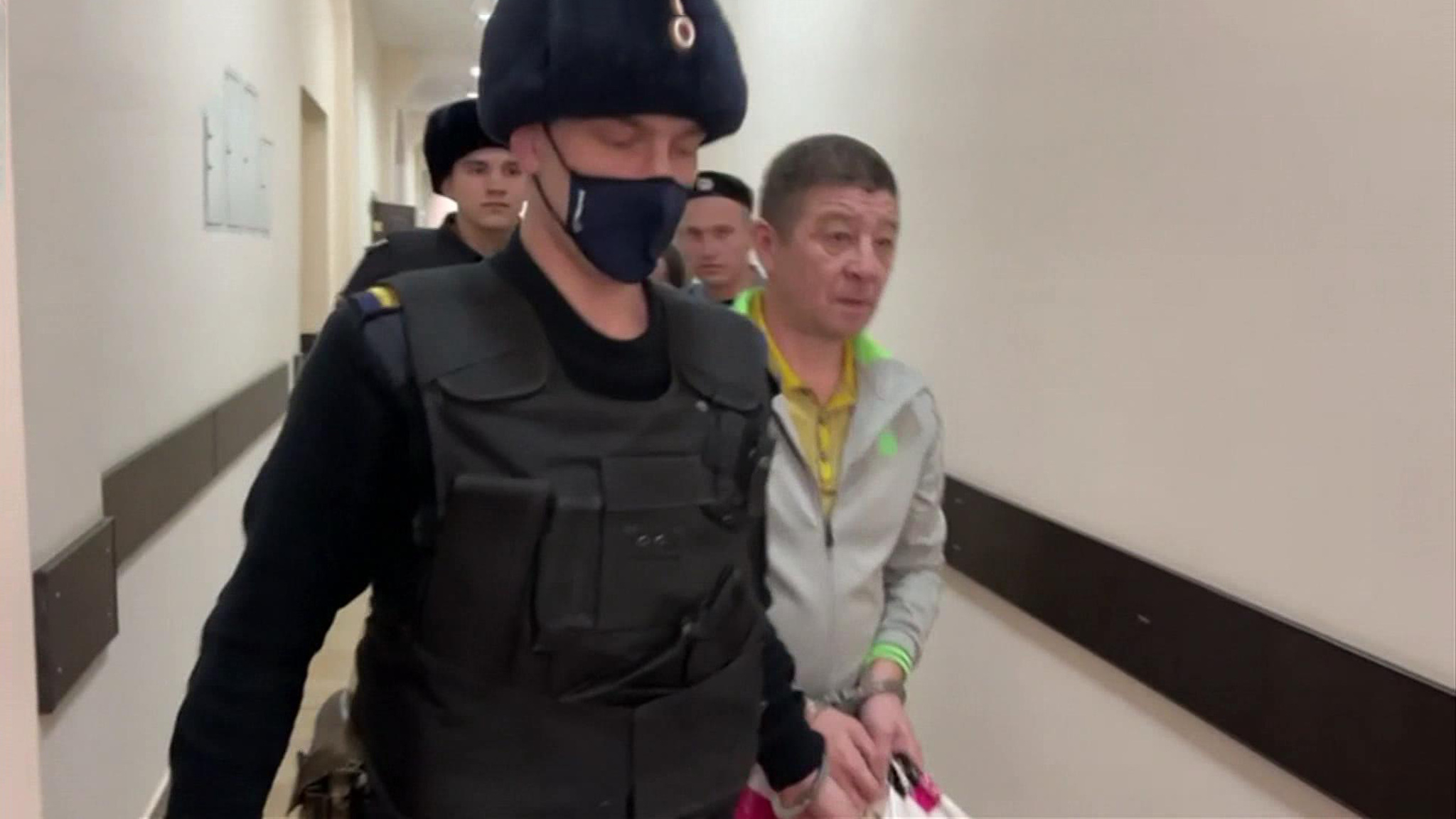 В Уфе начался процесс по делу "золотого гаишника"