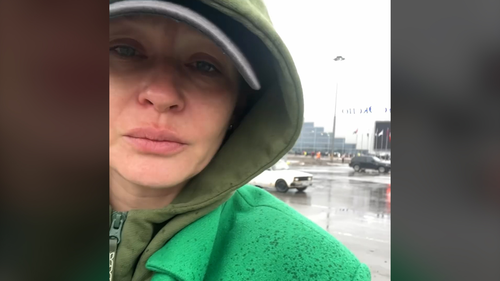 Юлия Пересильд приехала к Crocus City Hall в день траура по погибшим в теракте