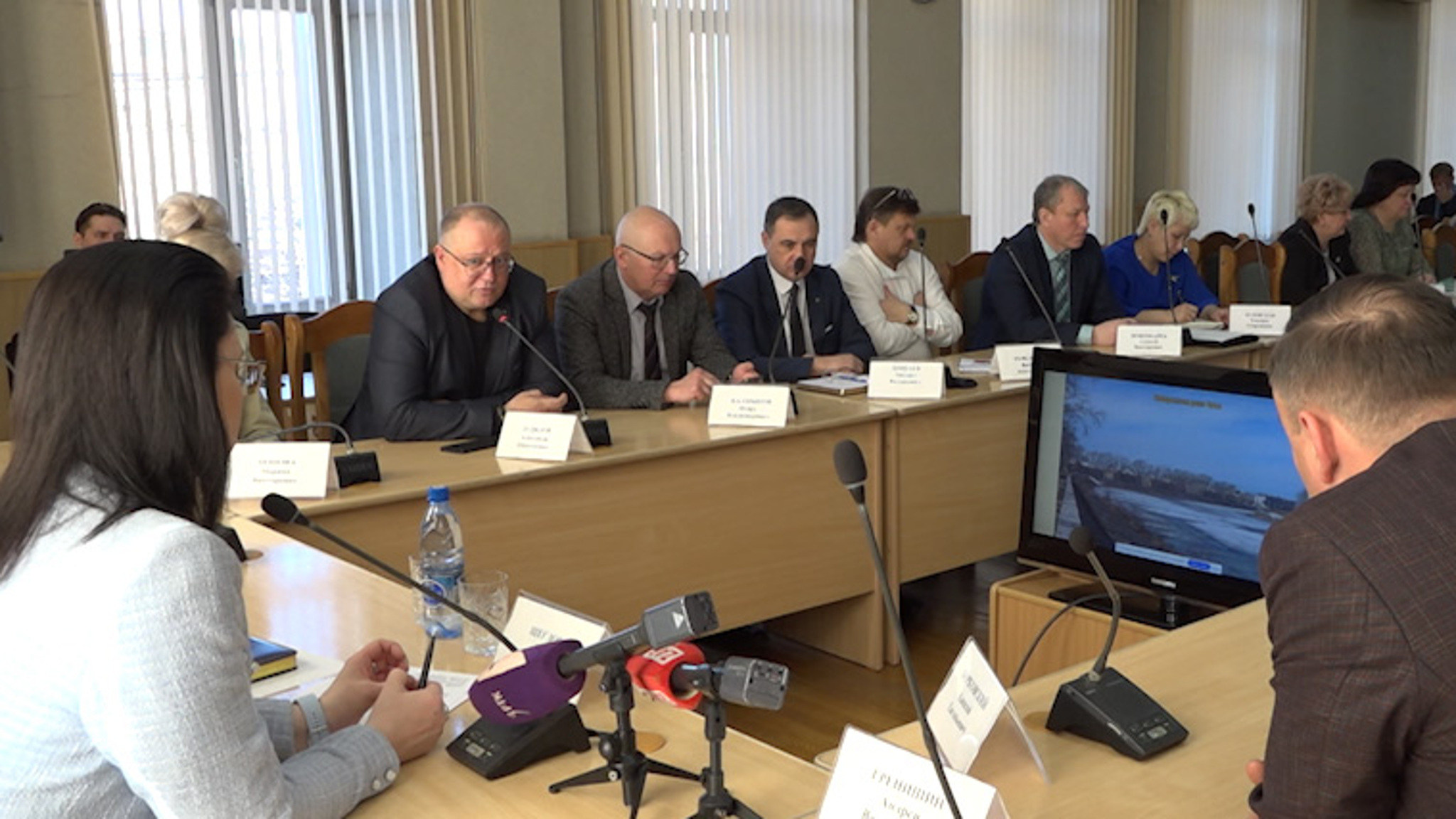 Пожароопасная обстановка и уборка мусора: какие вопросы обсудили в администрации Читы