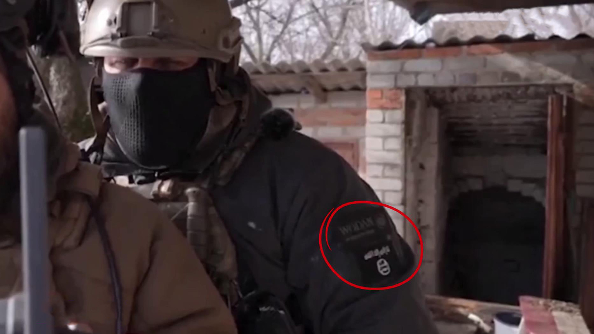Украинские силовики собирают экстремистов под своей крышей