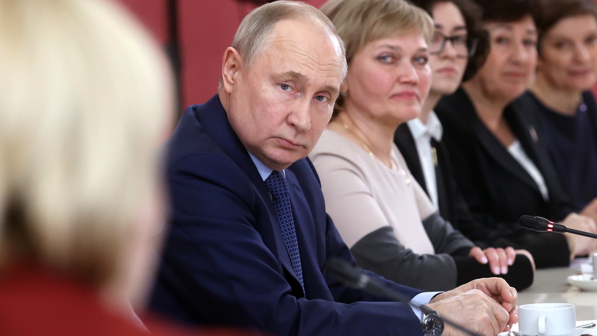 Путин рассказал о мерах поддержки региональных музеев, театров и библиотек