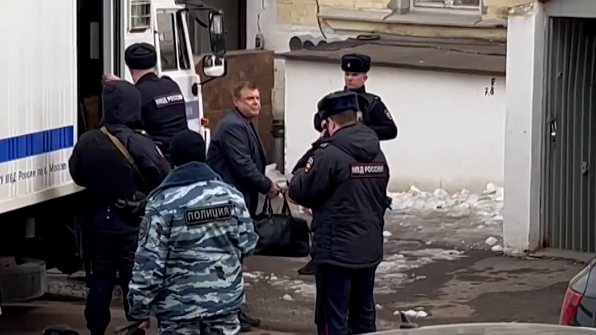 Топ-менеджеру "Росатома" грозит от 8 до 15 лет тюрьмы