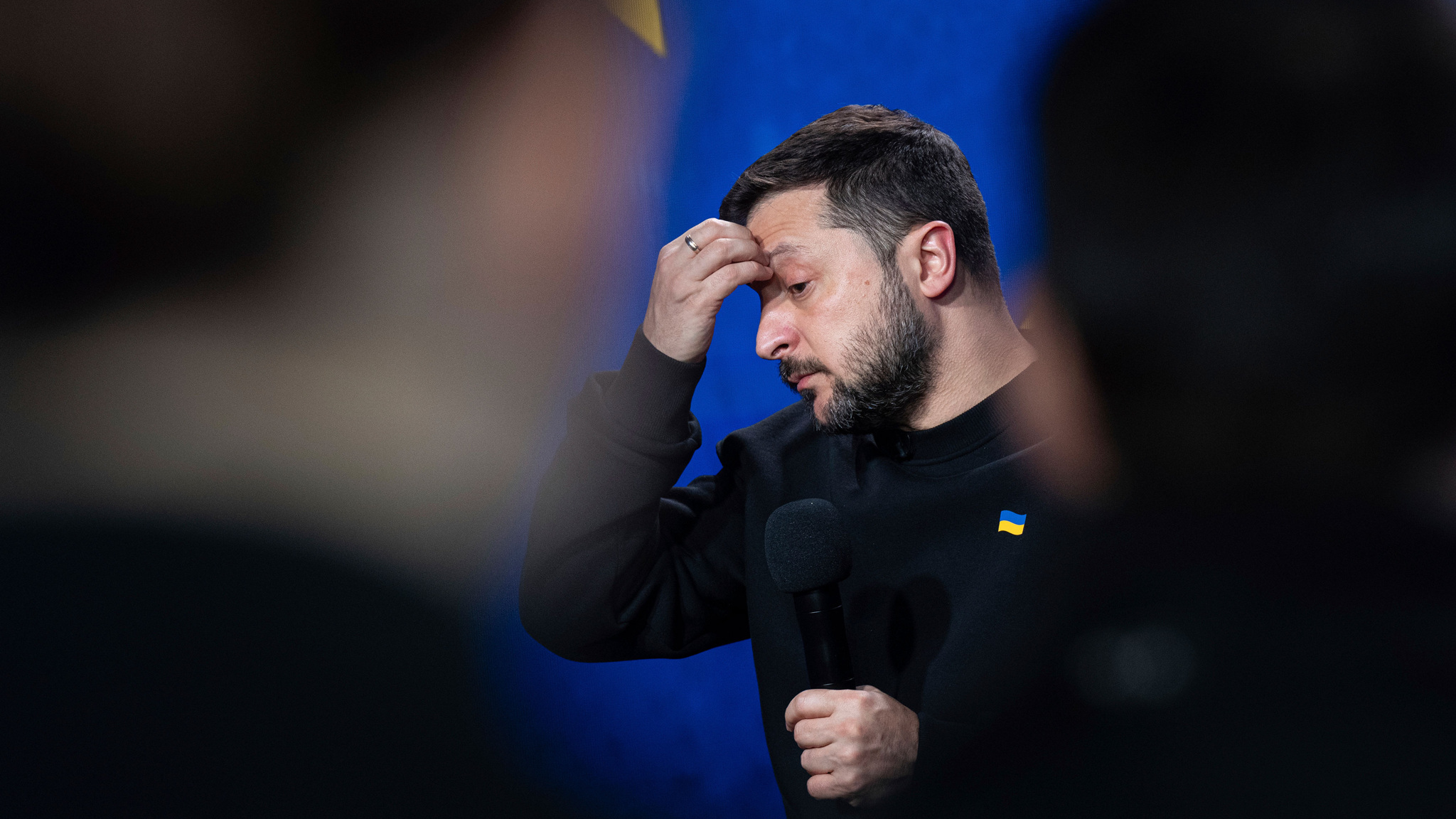 Зеленский требует еще больше оружия и усиливает мобилизацию на Украине