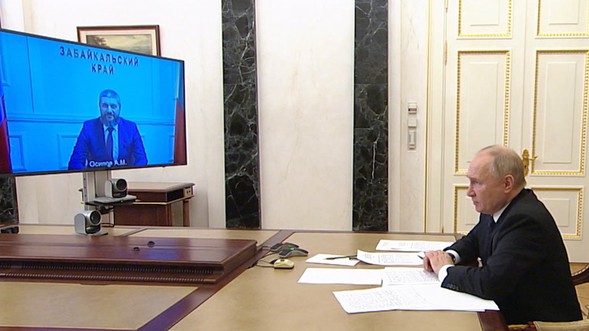Владимир Путин провел рабочую встречу с губернатором Александром Осиповым по ВКС