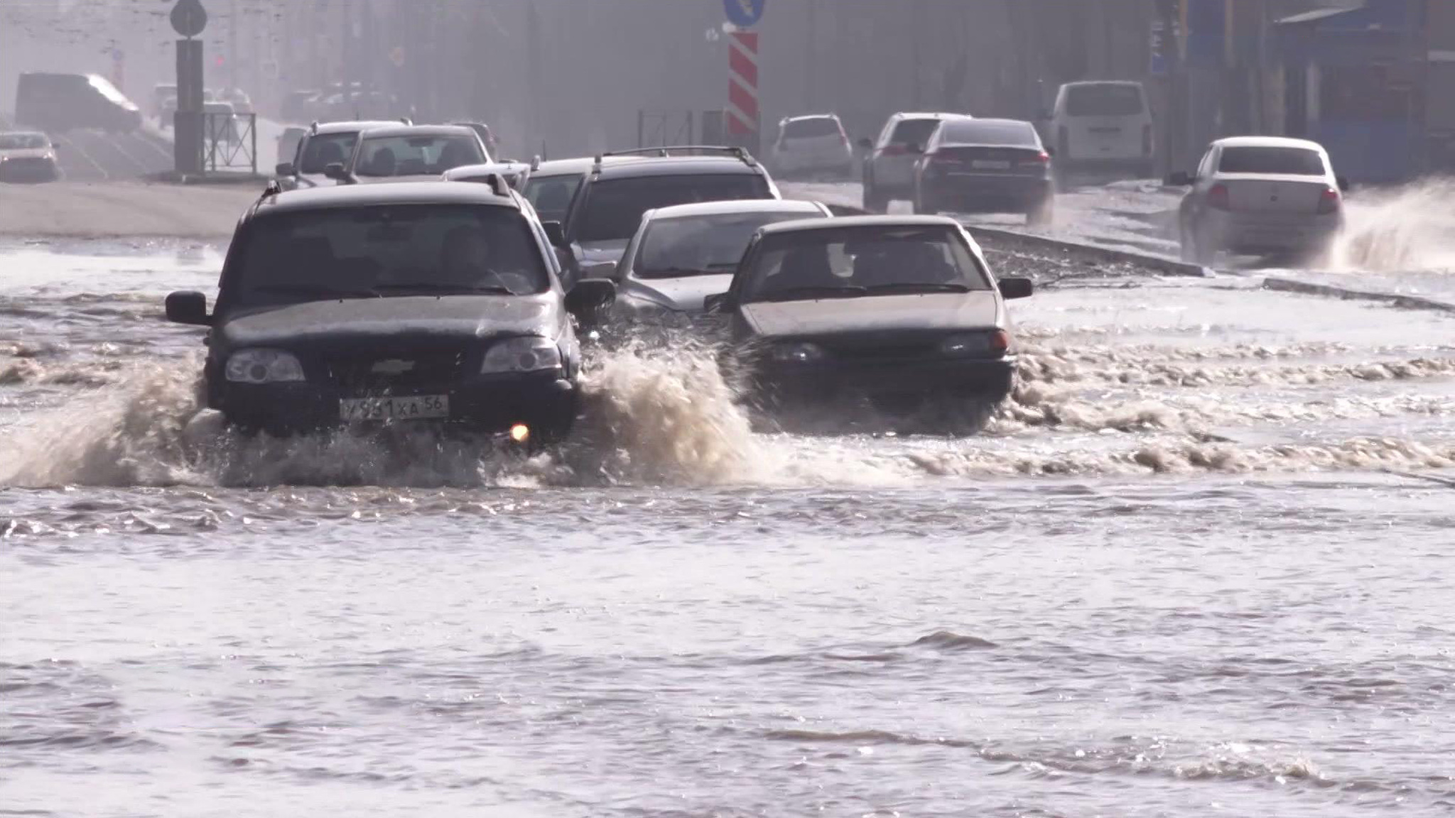 В Оренбуржье дороги ушли под воду