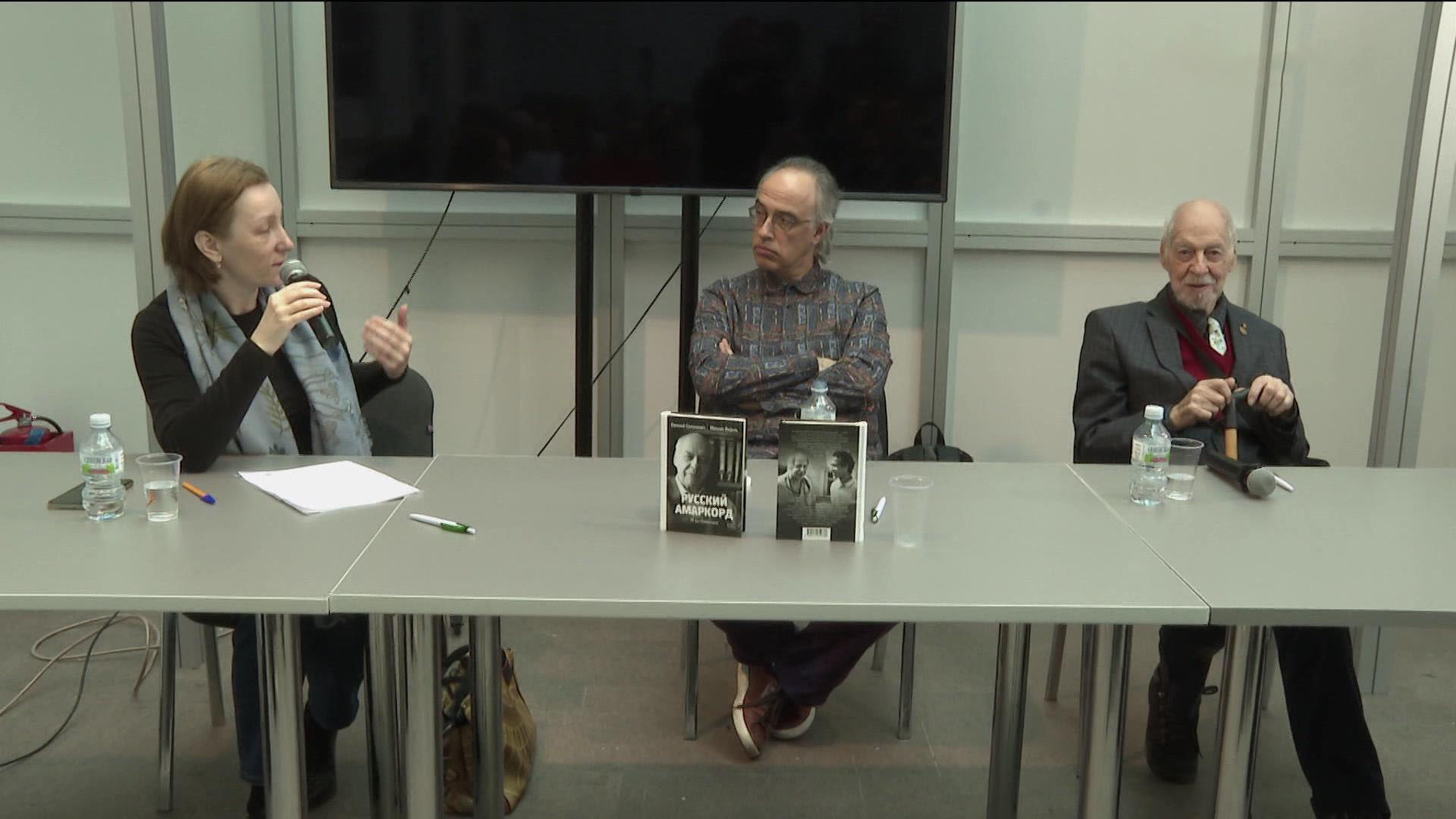 В Гостином дворе открылась ярмарка интеллектуальной литературы Non/fiction