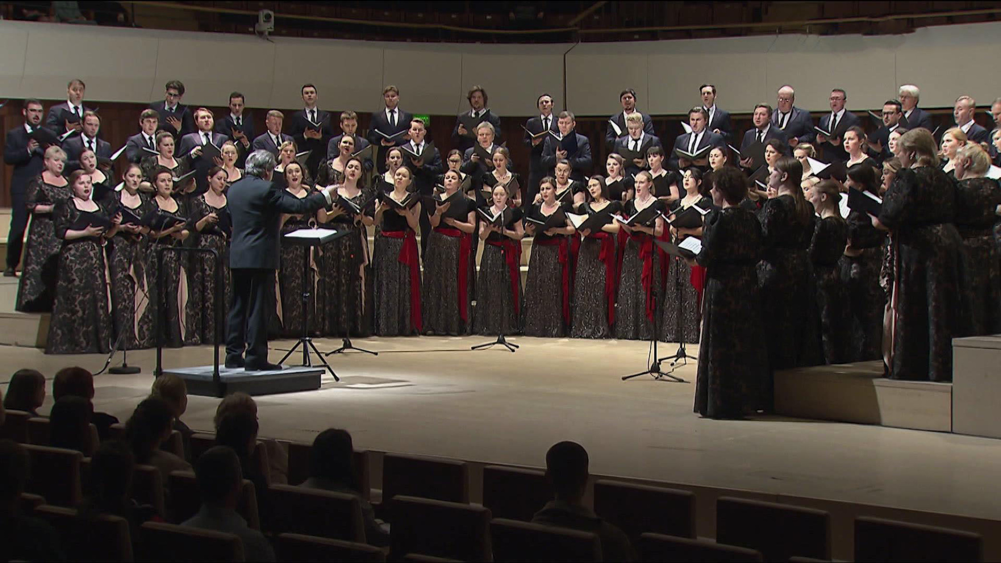 В Зарядье прозвучало "Всенощное бдение" Сергея Рахманинова