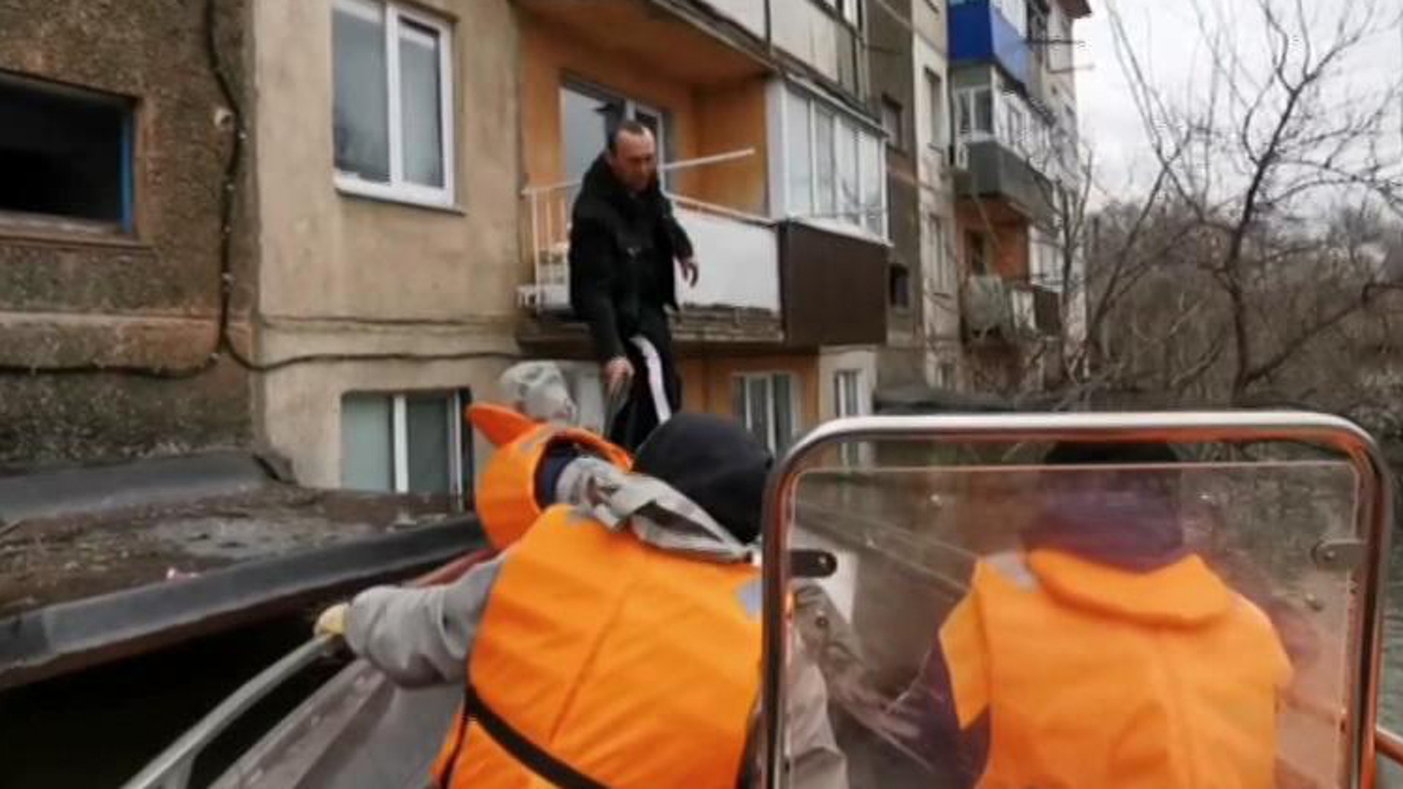 Уровень воды в реке Урал стремительно растет