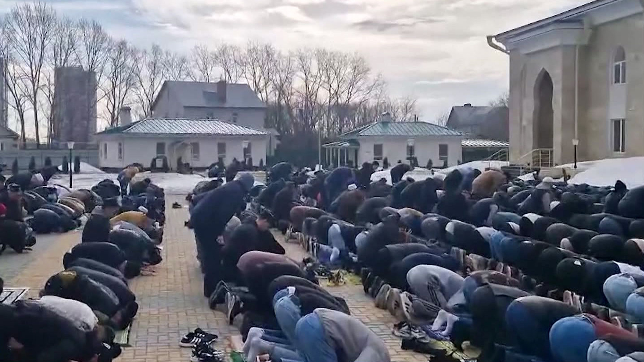 Во всех мечетях Дагестана прошел праздничный намаз