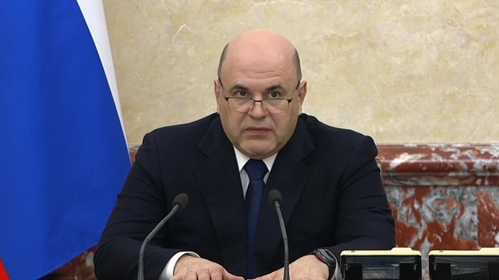 Мишустин поручил оперативно восстановить энергоснабжение в подтопленных регионах