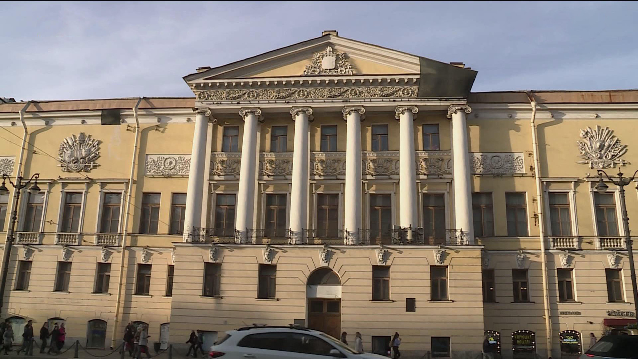 В Петербурге приступили к реставрации домов на Невском проспекте