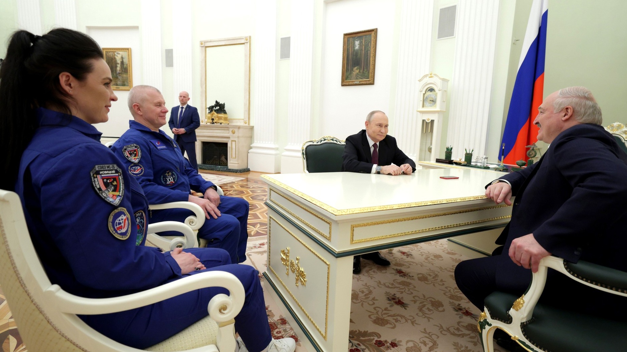Путин и Лукашенко пообщались с участниками экспедиции на МКС