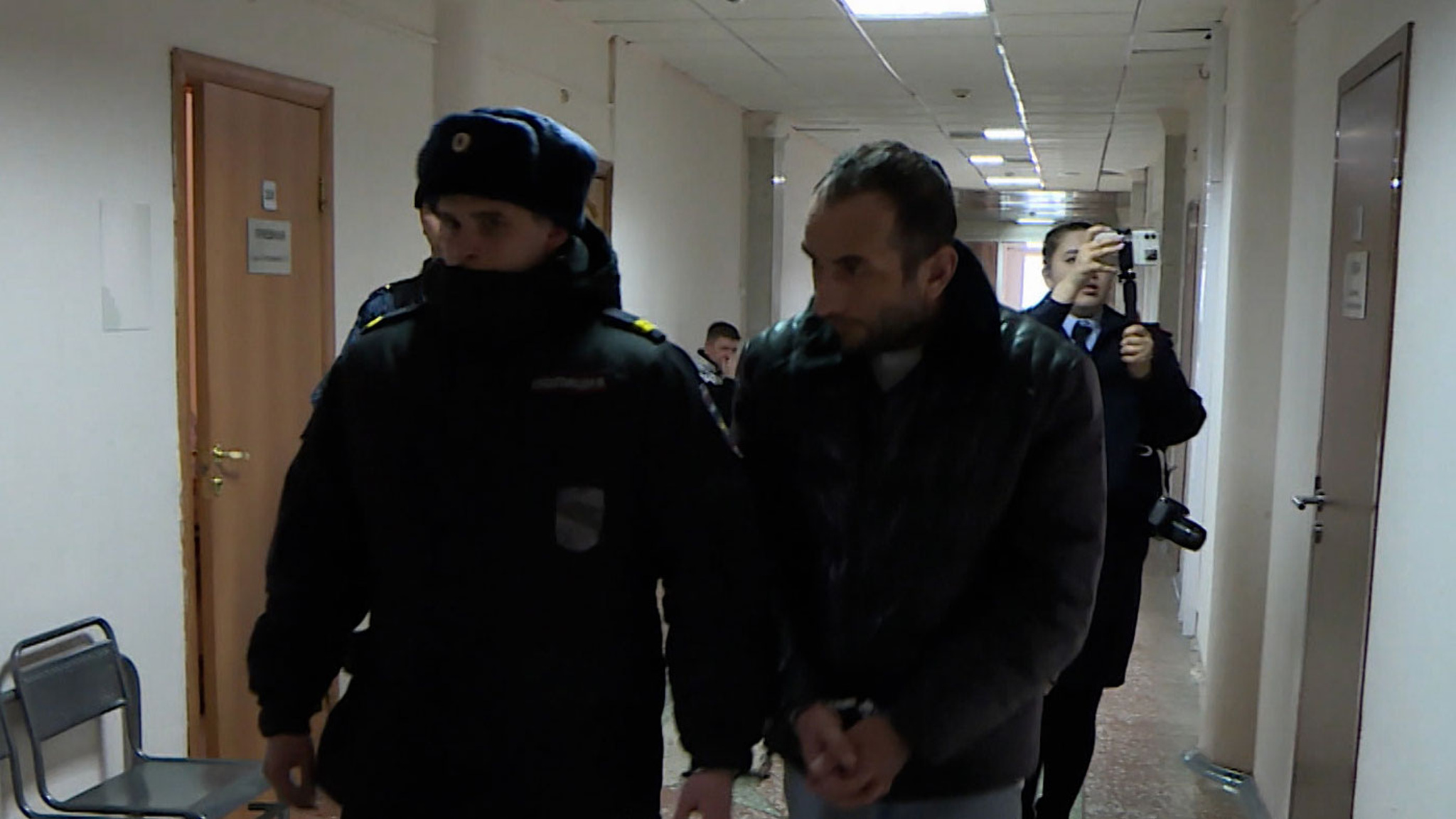 Вероятный убийца бизнесмена в Сургуте переоделся в дворника