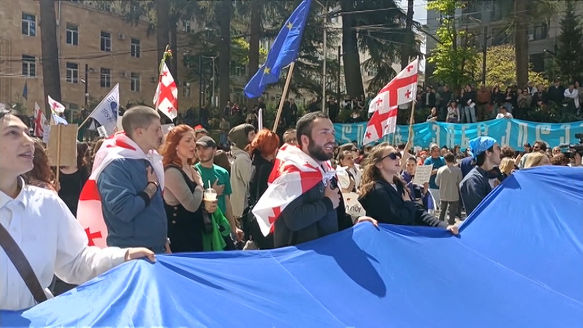 Митинги в Тбилиси начались с лозунга "Нет российскому законодательству"