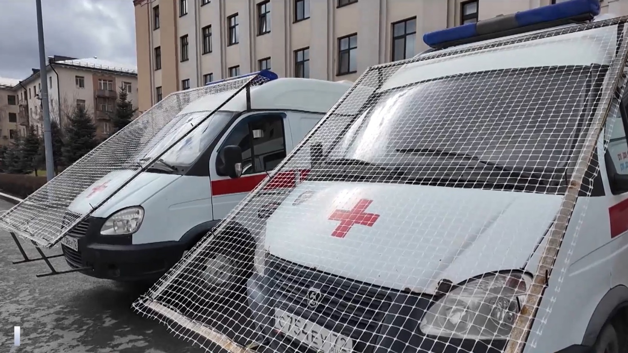 Автомобили скорой помощи отправили из Тюмени в зону СВО
