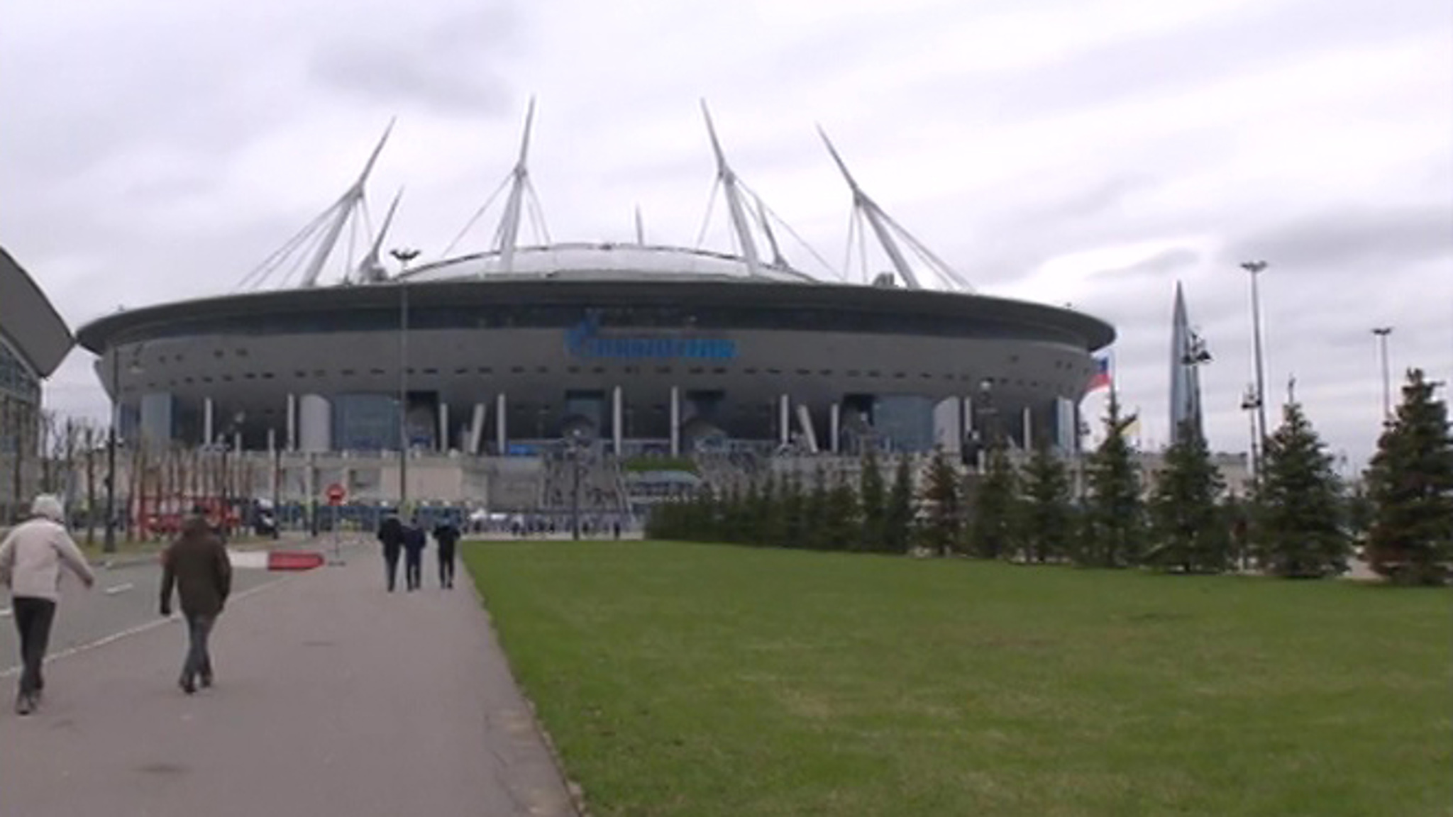 В Санкт-Петербурге стартовал кубковый матч "Зенита" со "Спартаком"