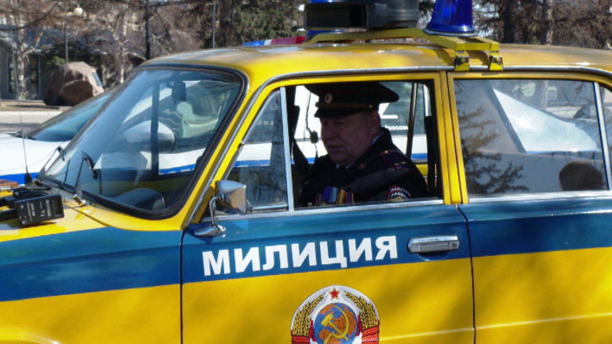 Связь двух поколений продемонстрировали красноярские сотрудники ГИБДД