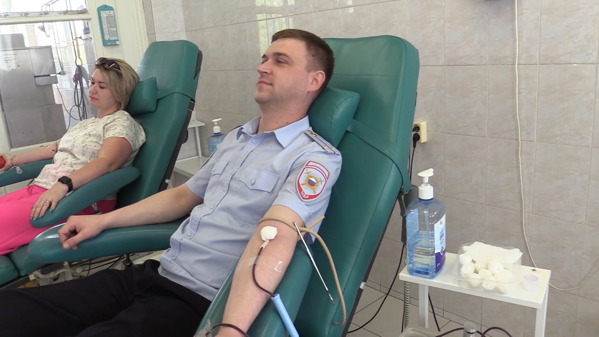 Волгоградские полицейские сдали кровь в преддверии Национального дня донора