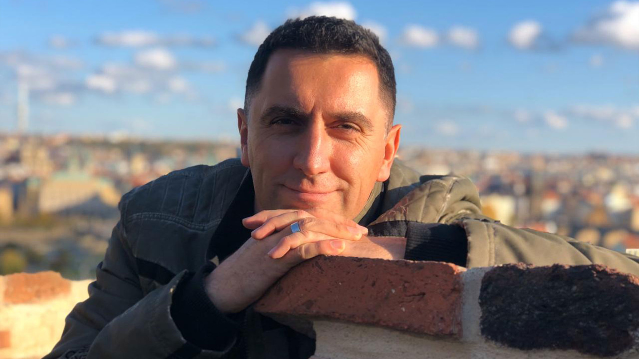 Ведущий "Утра России" Денис Стойков: "Мама не пропускает ни одного эфира"