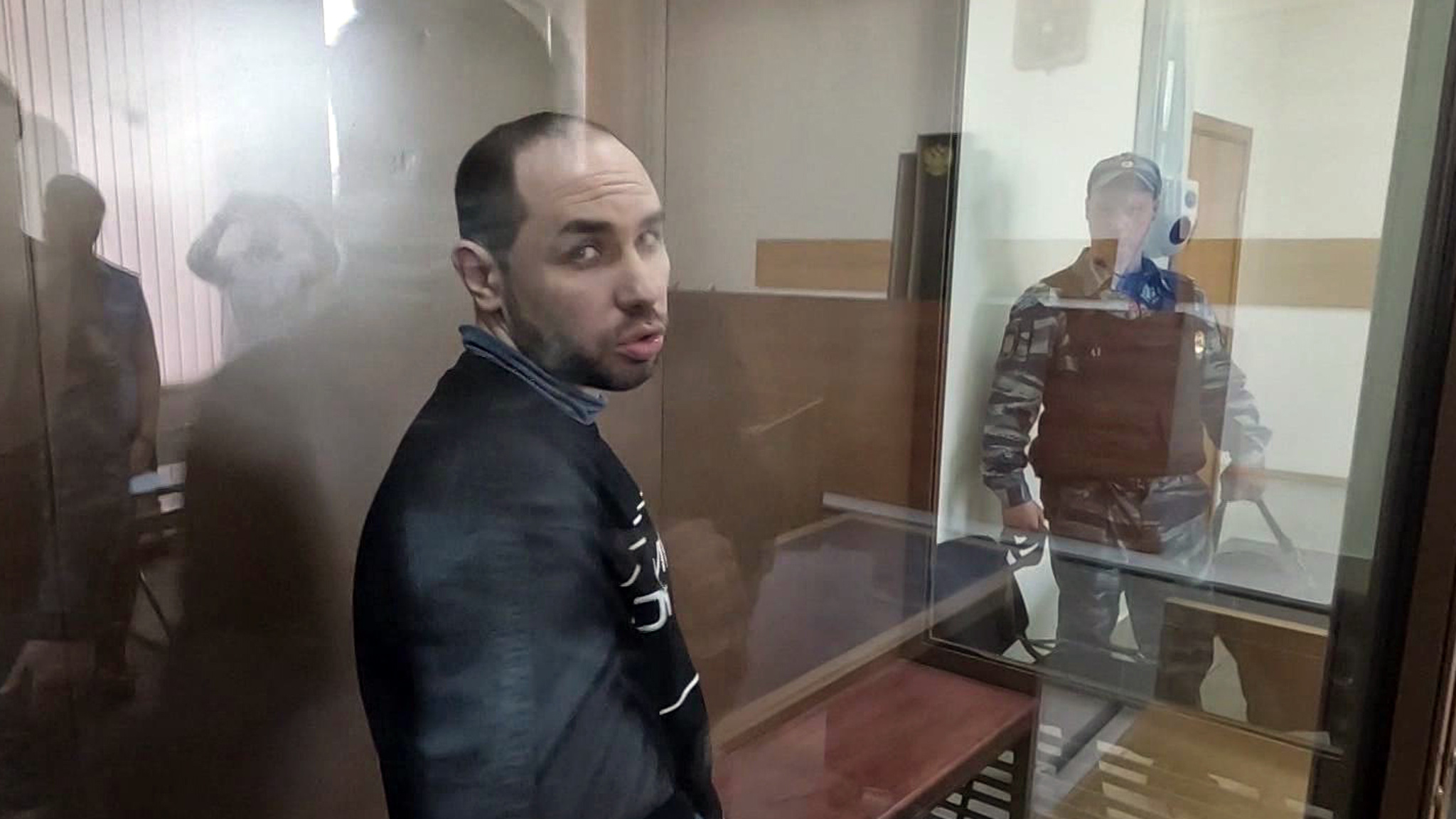 Черное дело осужденных квартирных рейдеров живет