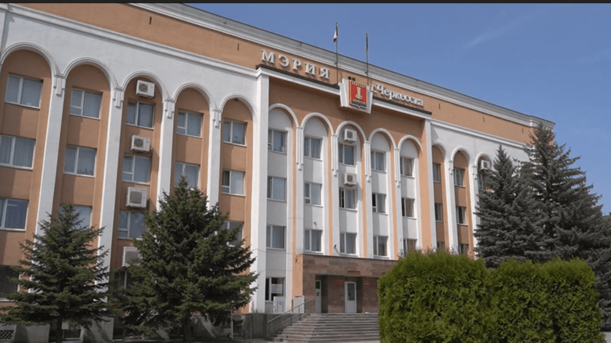 Глава Карачаево-Черкесии поздравил работников органов местного самоуправления с профессиональным праздником
