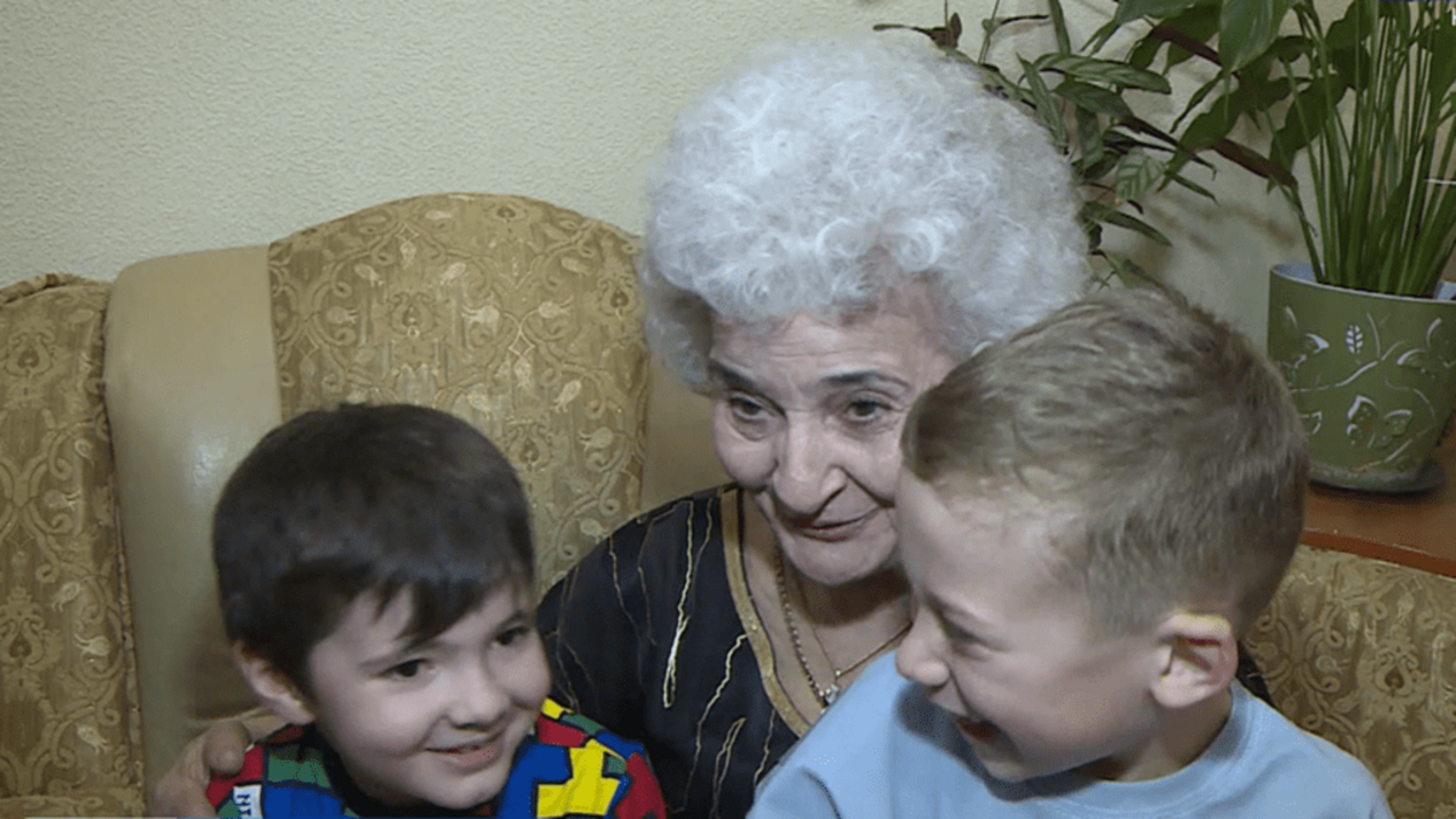 Глава Карачаево-Черкесии поздравил с 80-летием мать-героиню Светлану Урусову