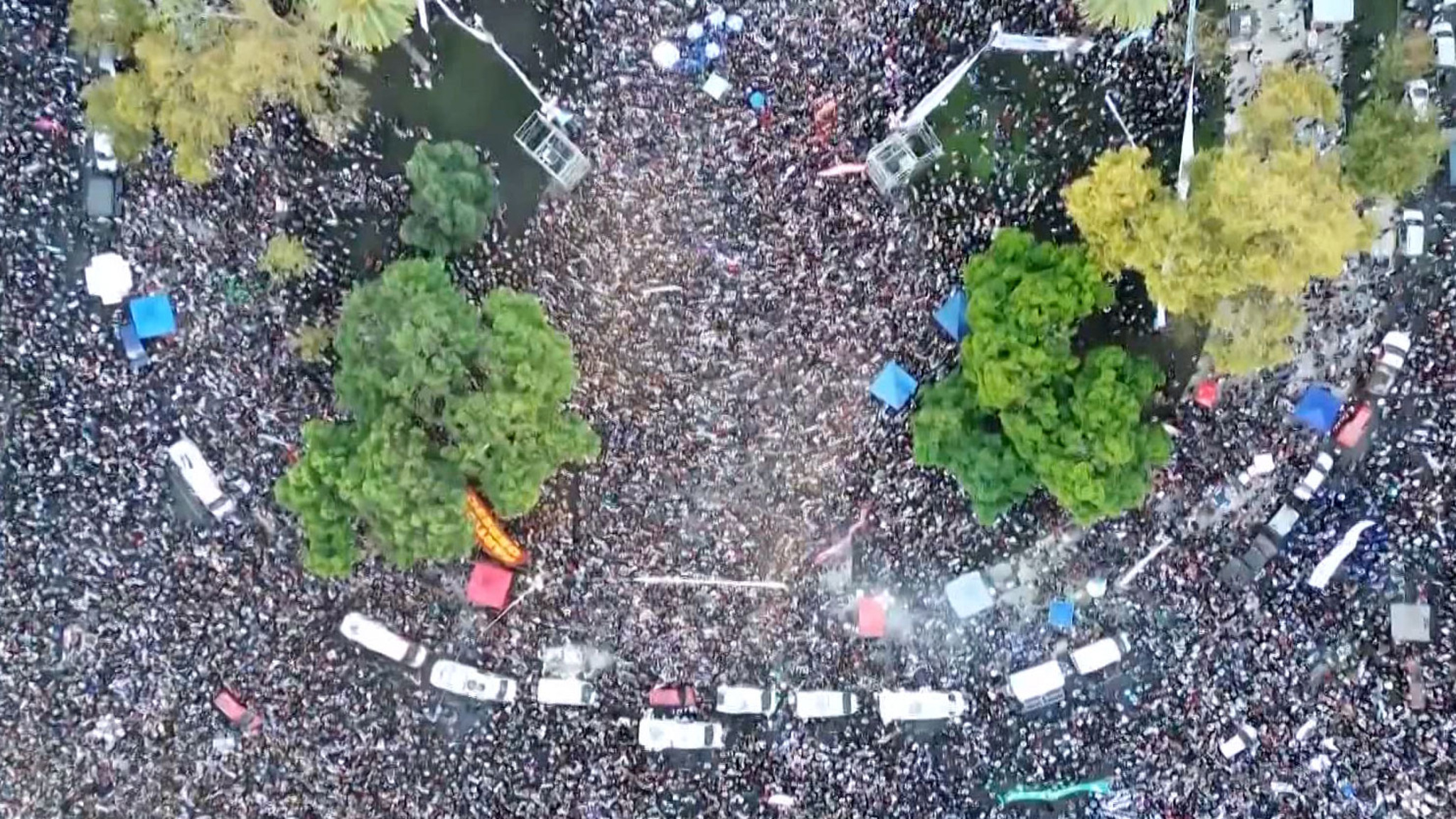 В Аргентине на марш протеста против реформы образования вышли 800 тыс человек