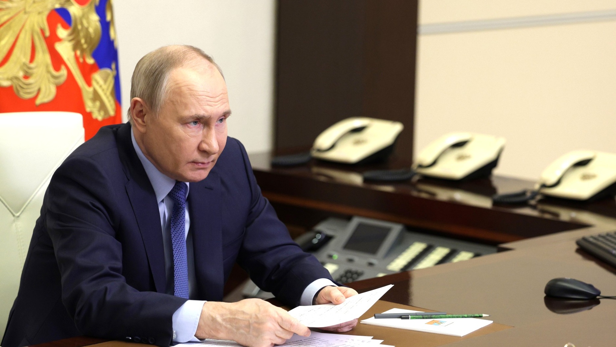 Путин поручил вытеснить импорт из России