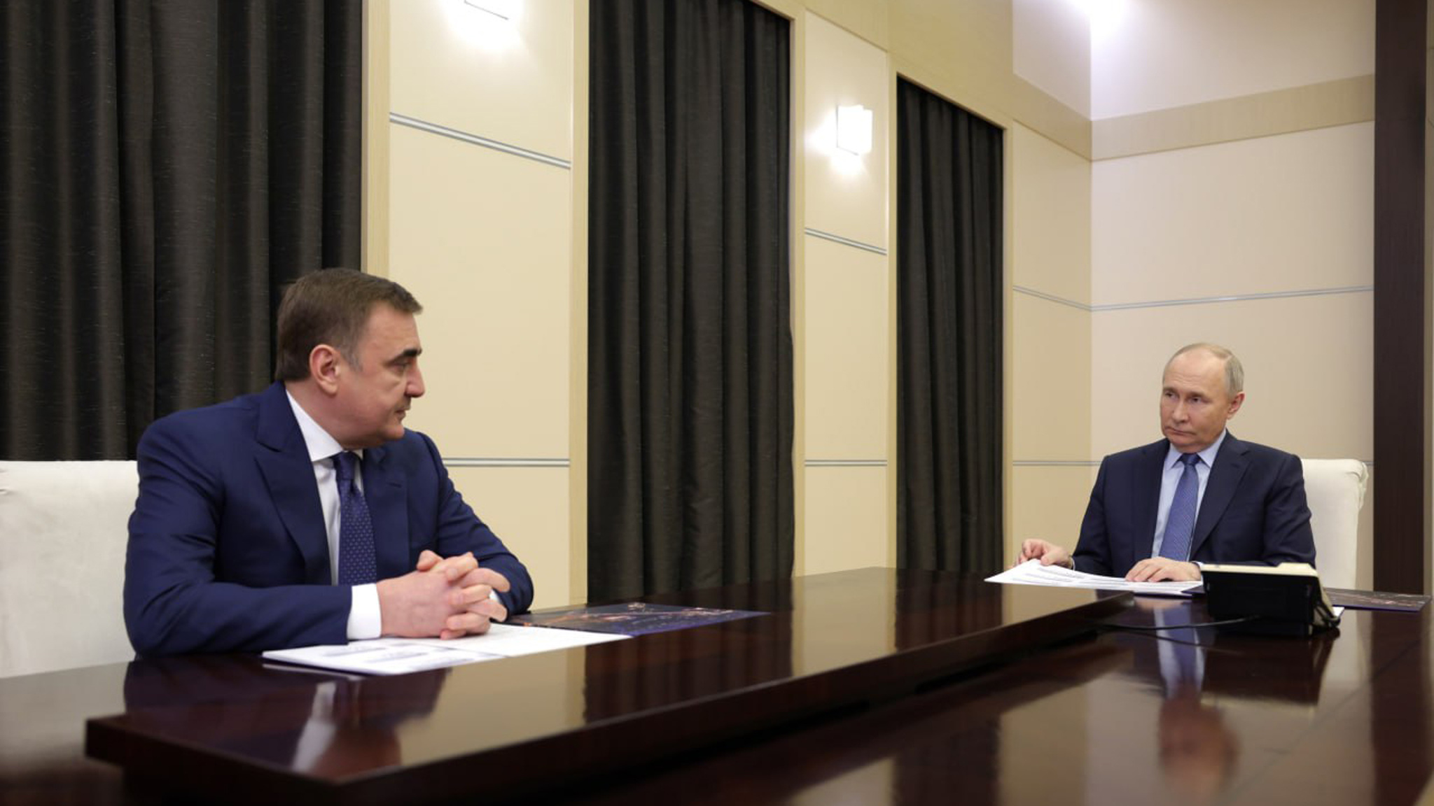 Разговор Путина и Дюмина начался и закончился темой достижений региона