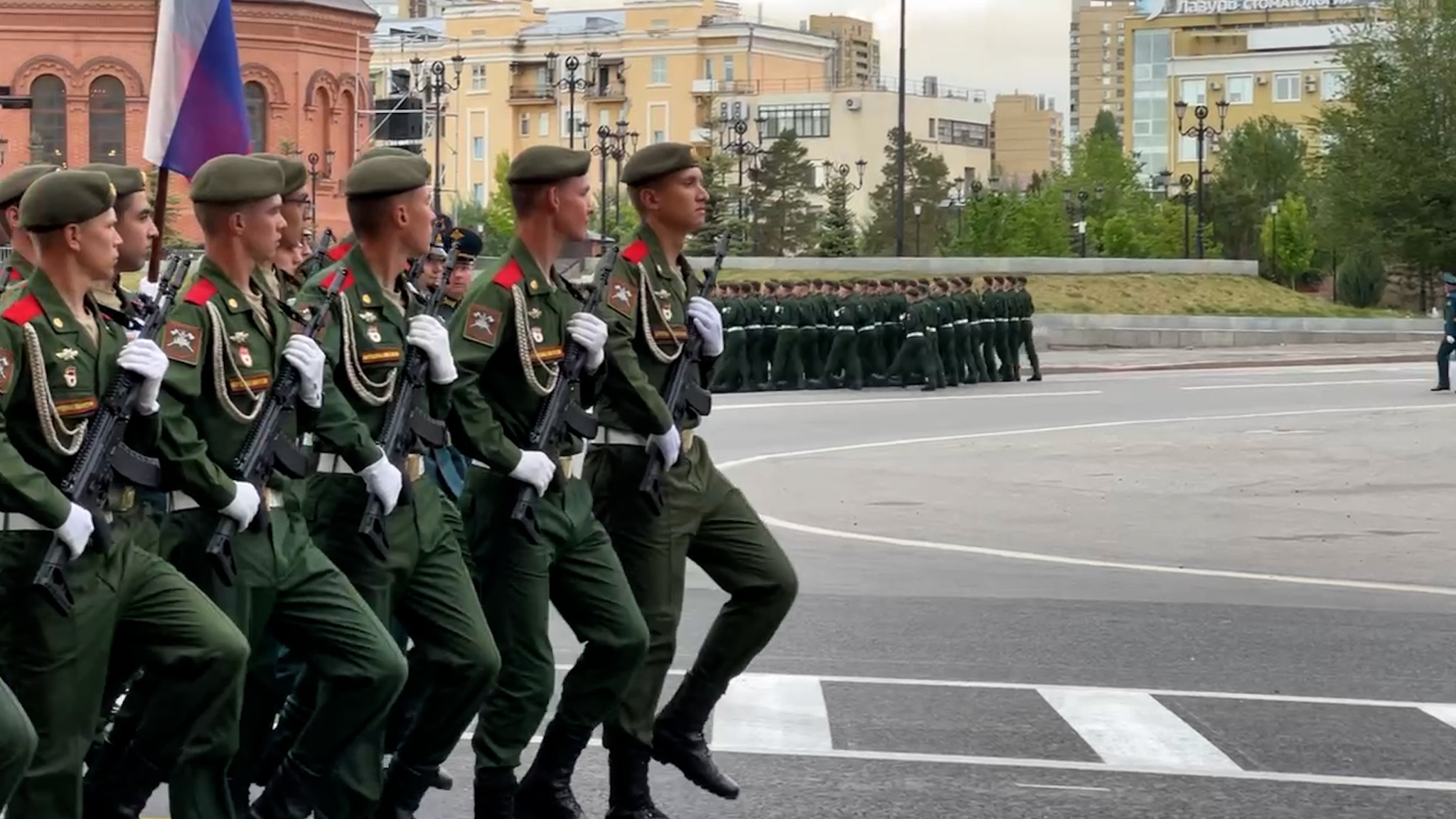 В Волгограде состоялась первая репетиция Парада Победы
