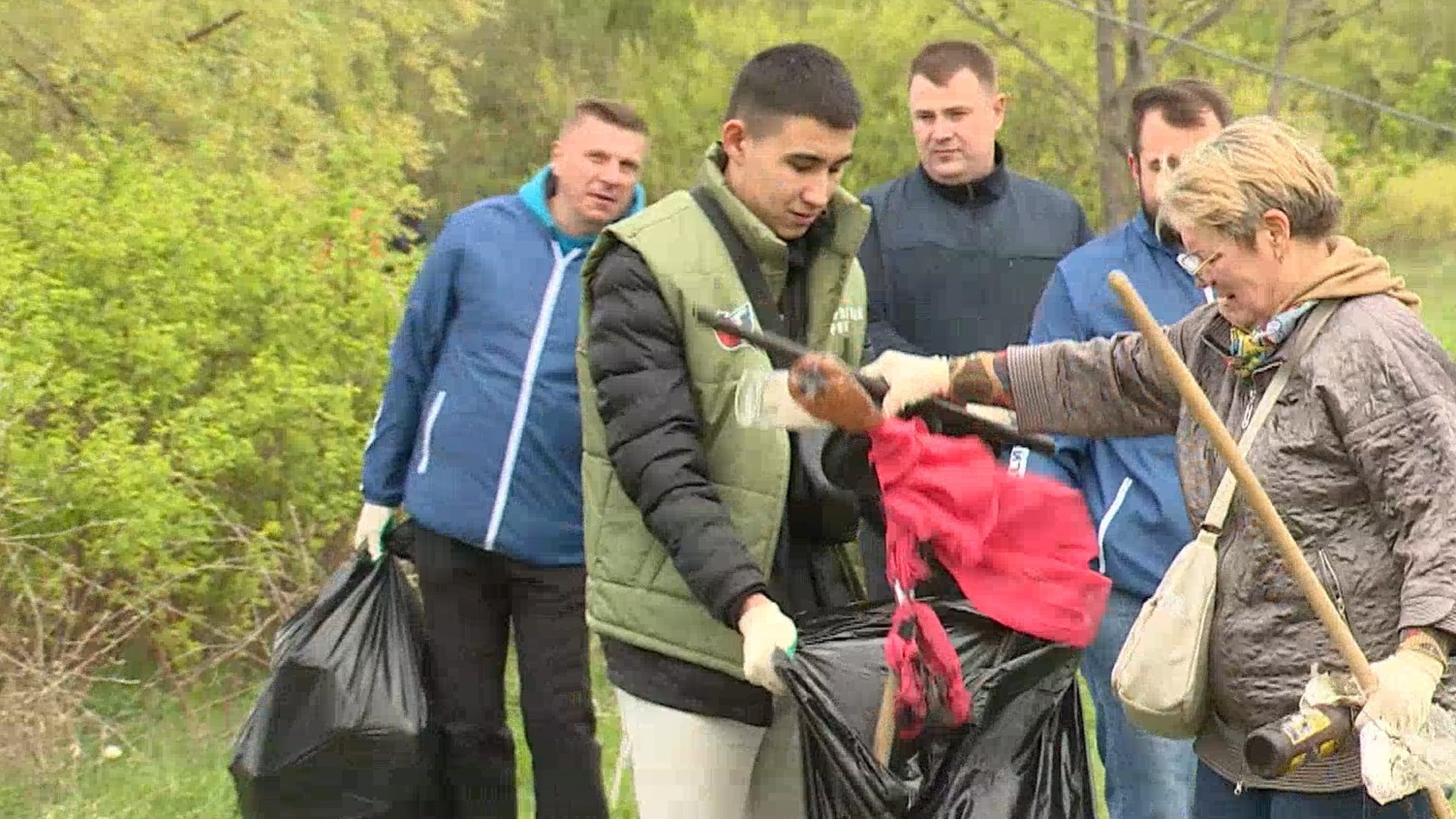 Первомайский субботник в Йошкар-Оле провели активисты регионального отделения "Единой России"