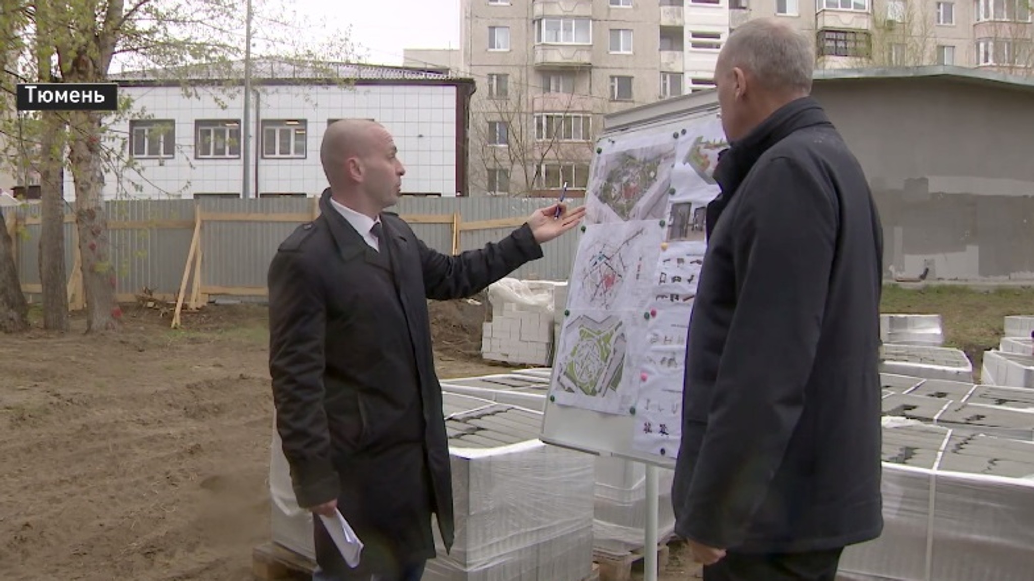 Глава Тюмени проконтролировал ход благоустройства новых общественных территорий